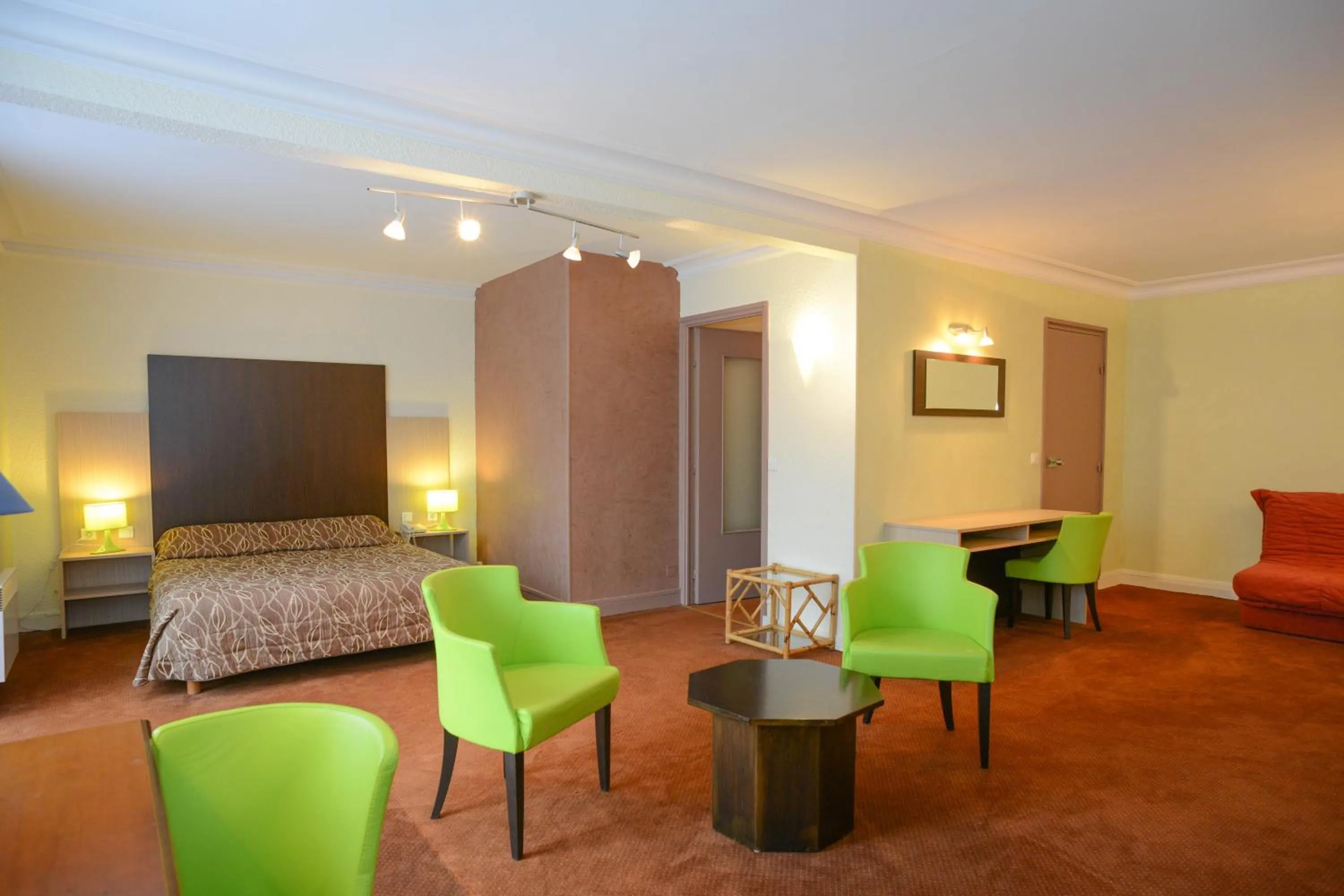 Suite in Hôtel Cositel, CIT'HOTEL Coutances