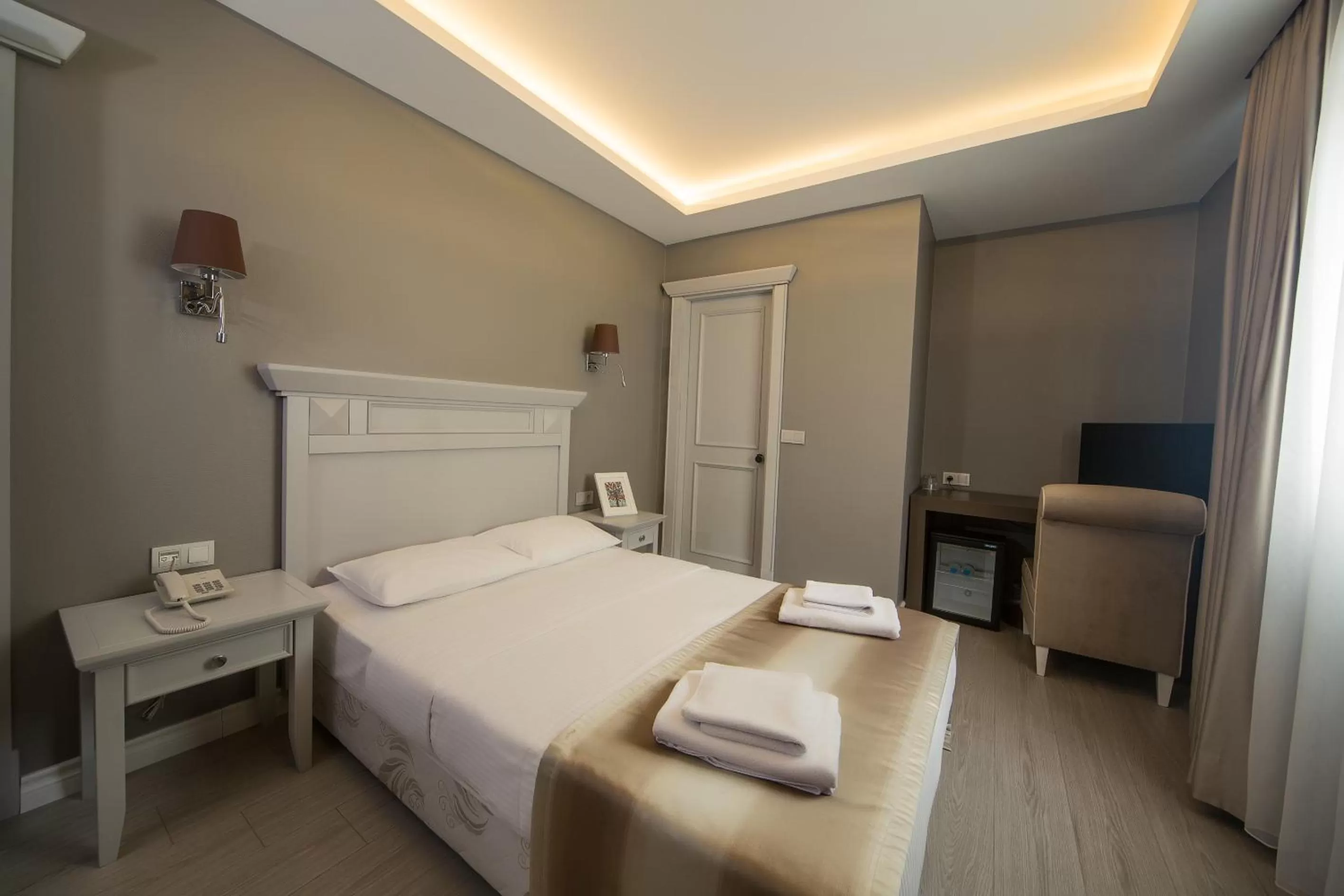 Standard Double Room in Semsan Hotel