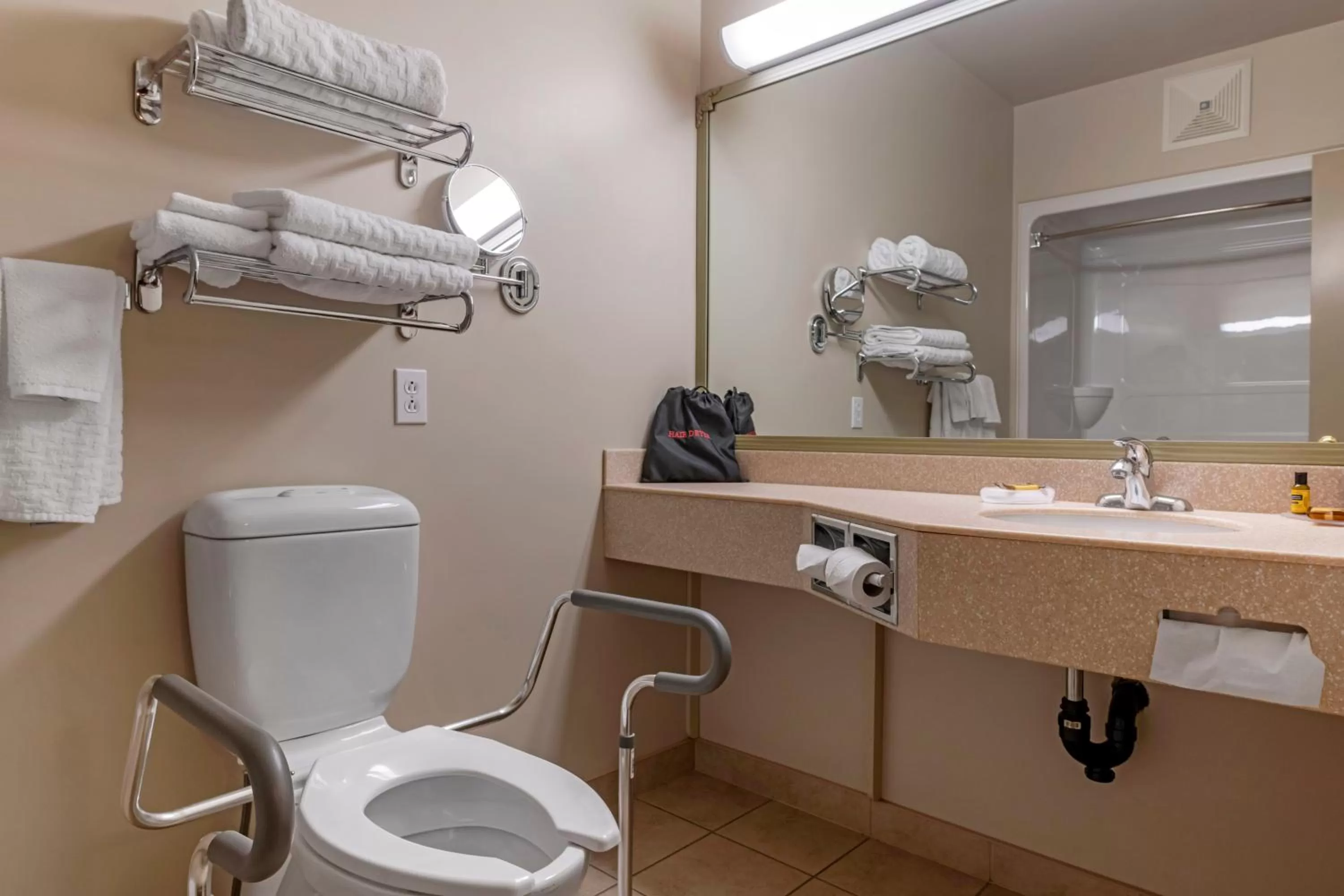 Queen Room - Disability Access in Best Western Plus Edmundston
