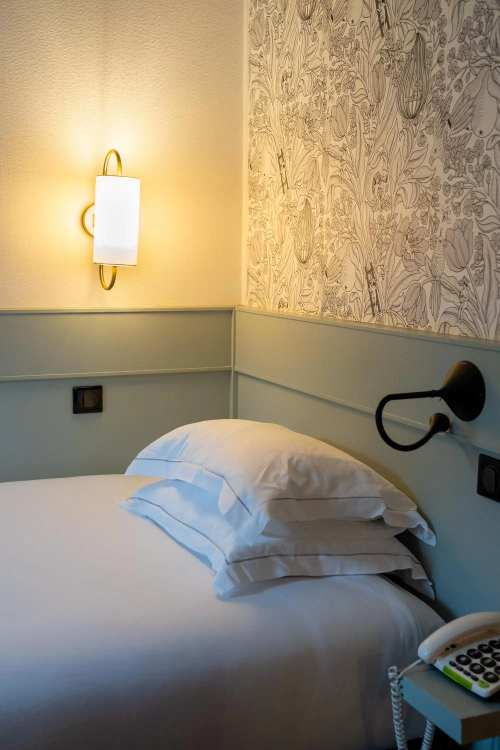 Standard Single Room in Hotel de Fleurie - Saint-Germain-des-Pres