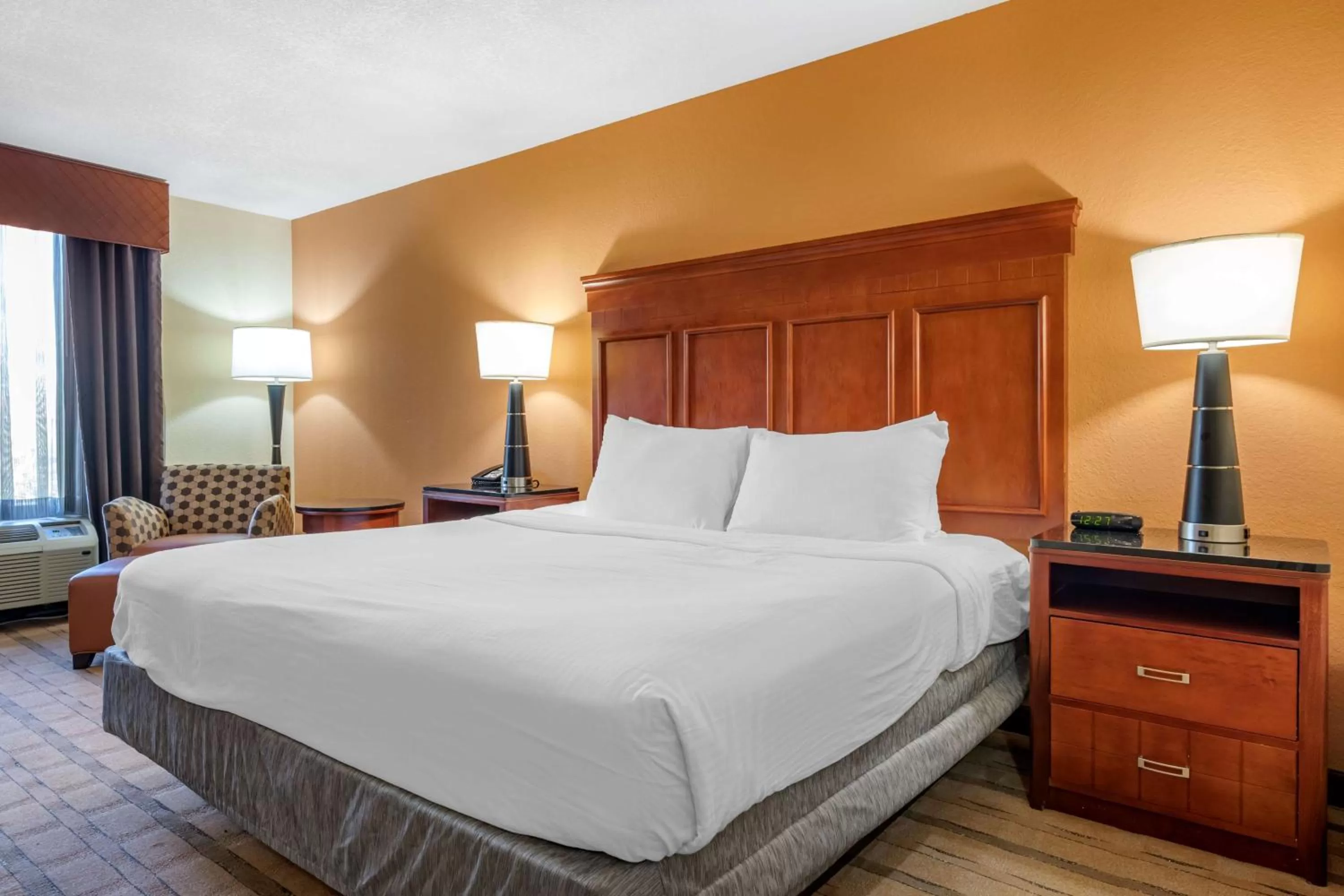 King Room in Best Western Plus Flagler Beach Area Inn & Suites
