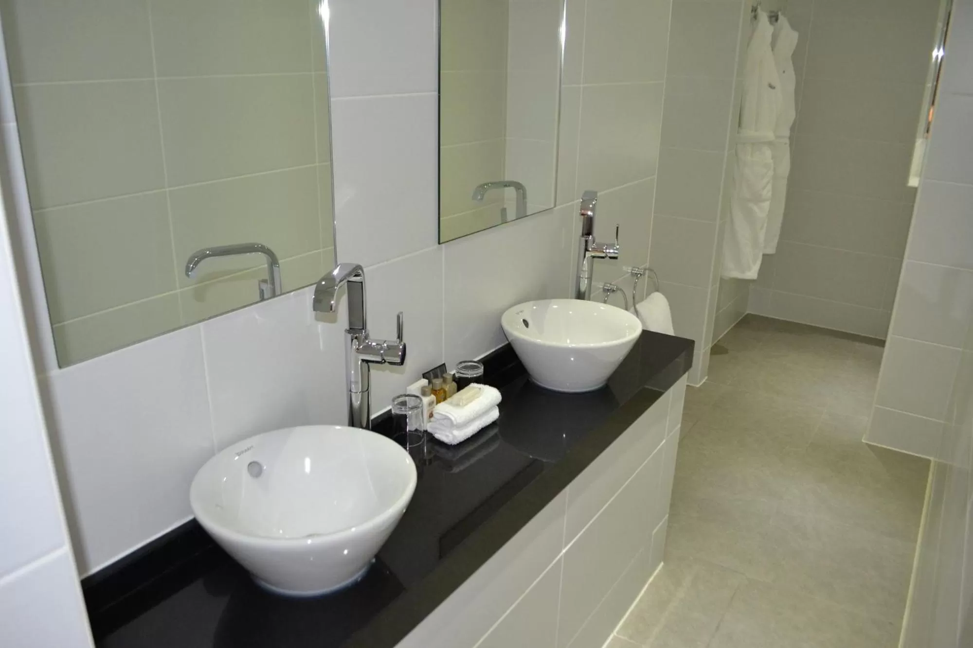 Suite in The Lensbury Resort