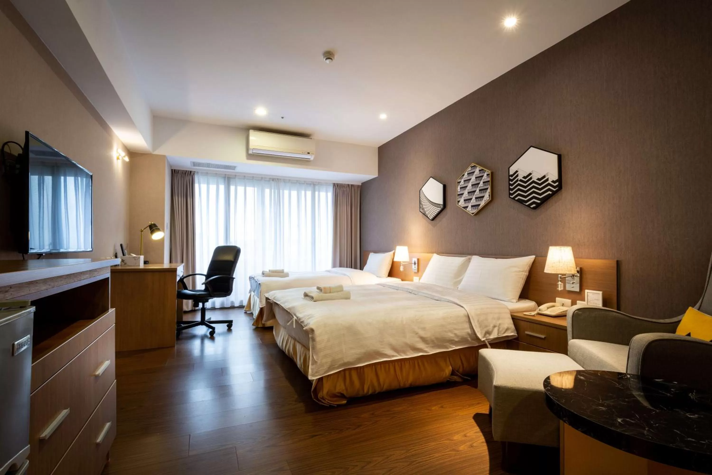 Triple Room with City View in Sky19 Hotel