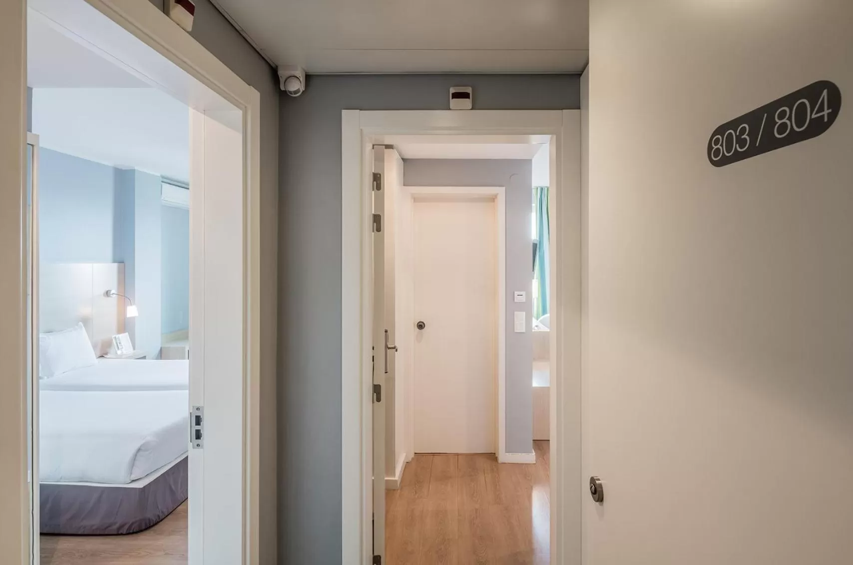 Connecting Rooms in ClipHotel