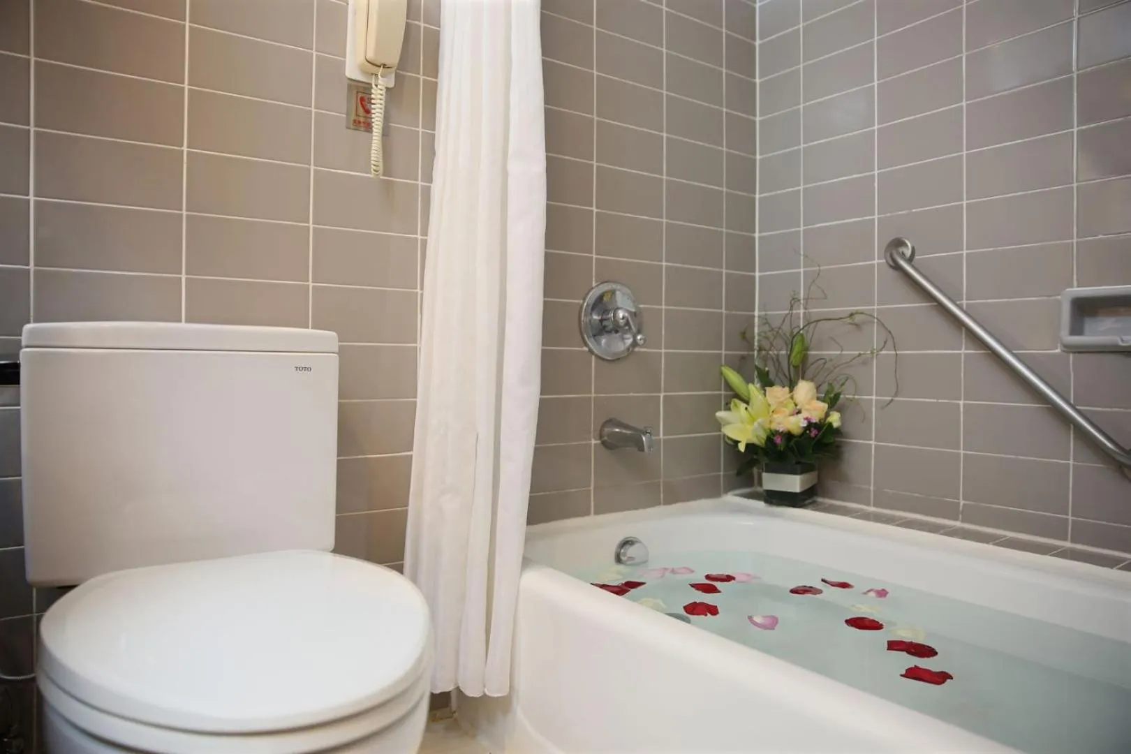 Superior Twin Room in Felicity Hotel Shenzhen, Luohu Railway Station