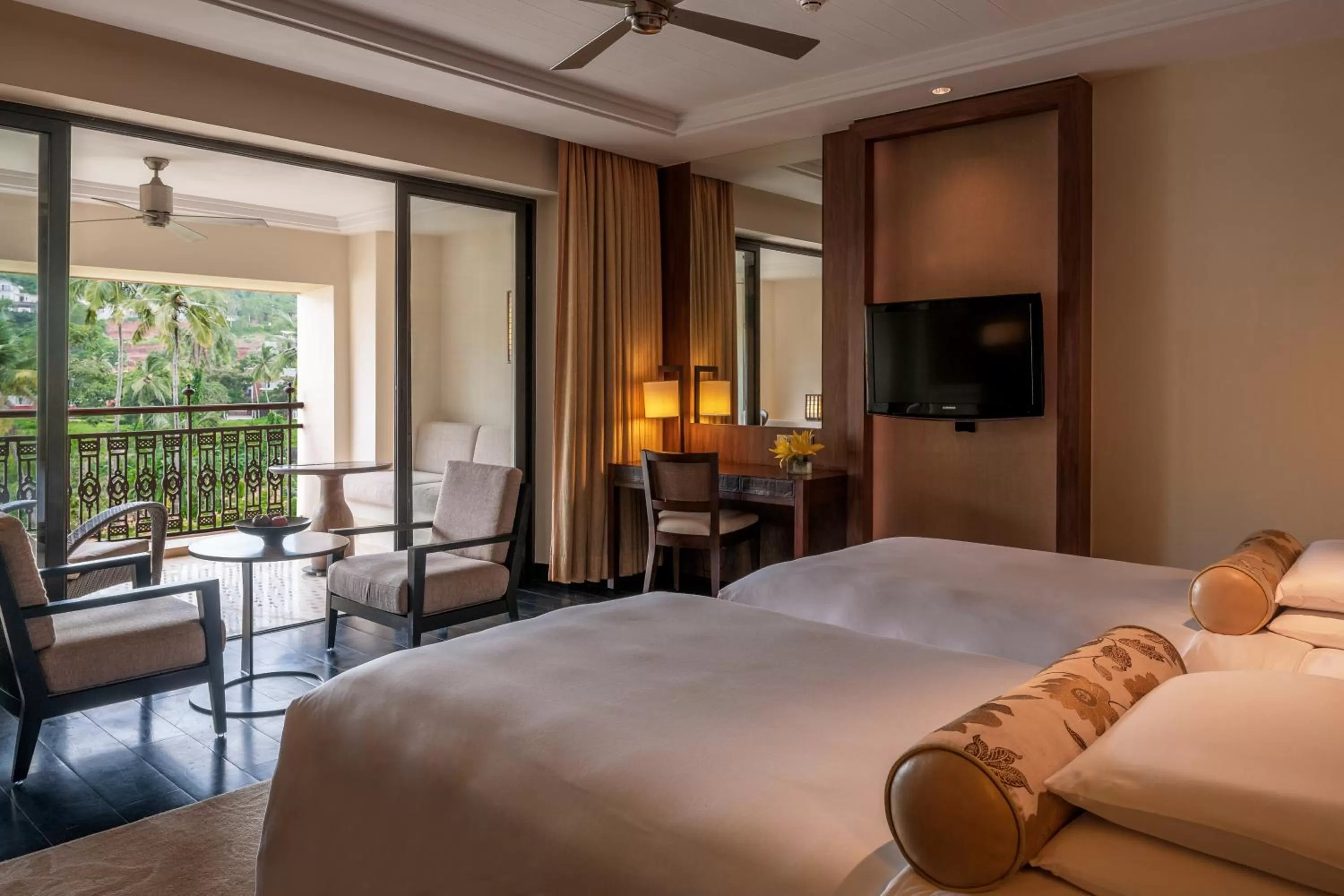 Twin Room with Balcony and Bay View in Grand Hyatt Goa