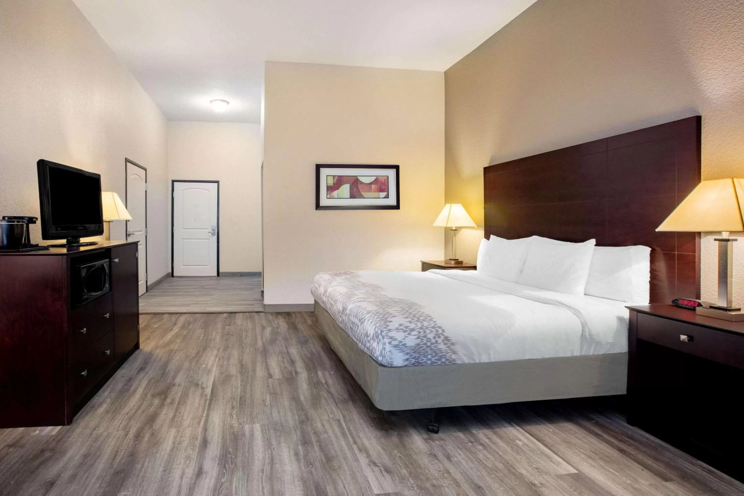 King Room with Bath Tub - Mobility/Hearing Accessible - Non-Smoking in La Quinta by Wyndham McKinney