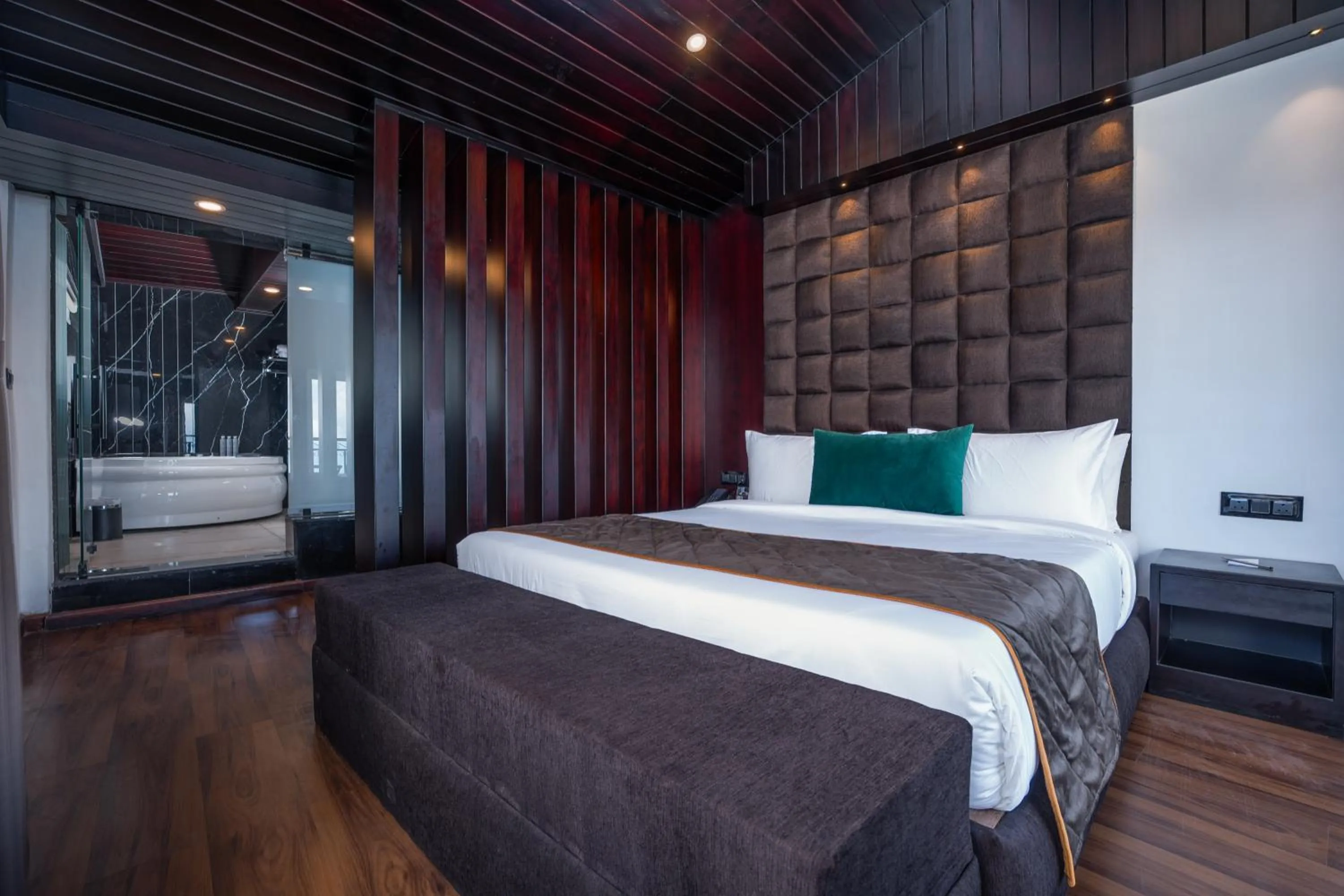 Presidential Suite with Balcony in The West Gate Posada By Summit