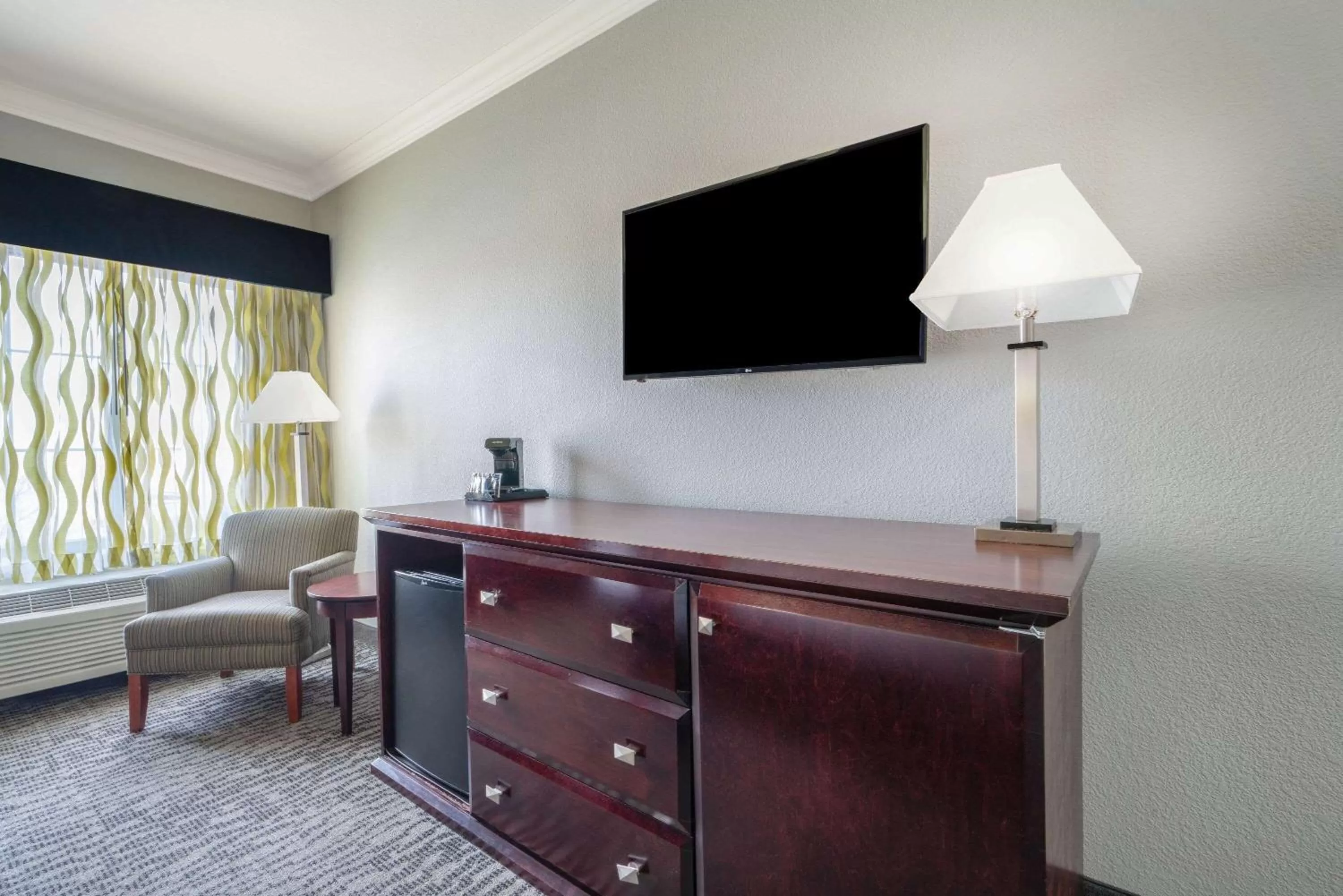 Queen Room with Two Queen Beds - Non-Smoking in La Quinta Inn & Suites by Wyndham Loveland Estes Park