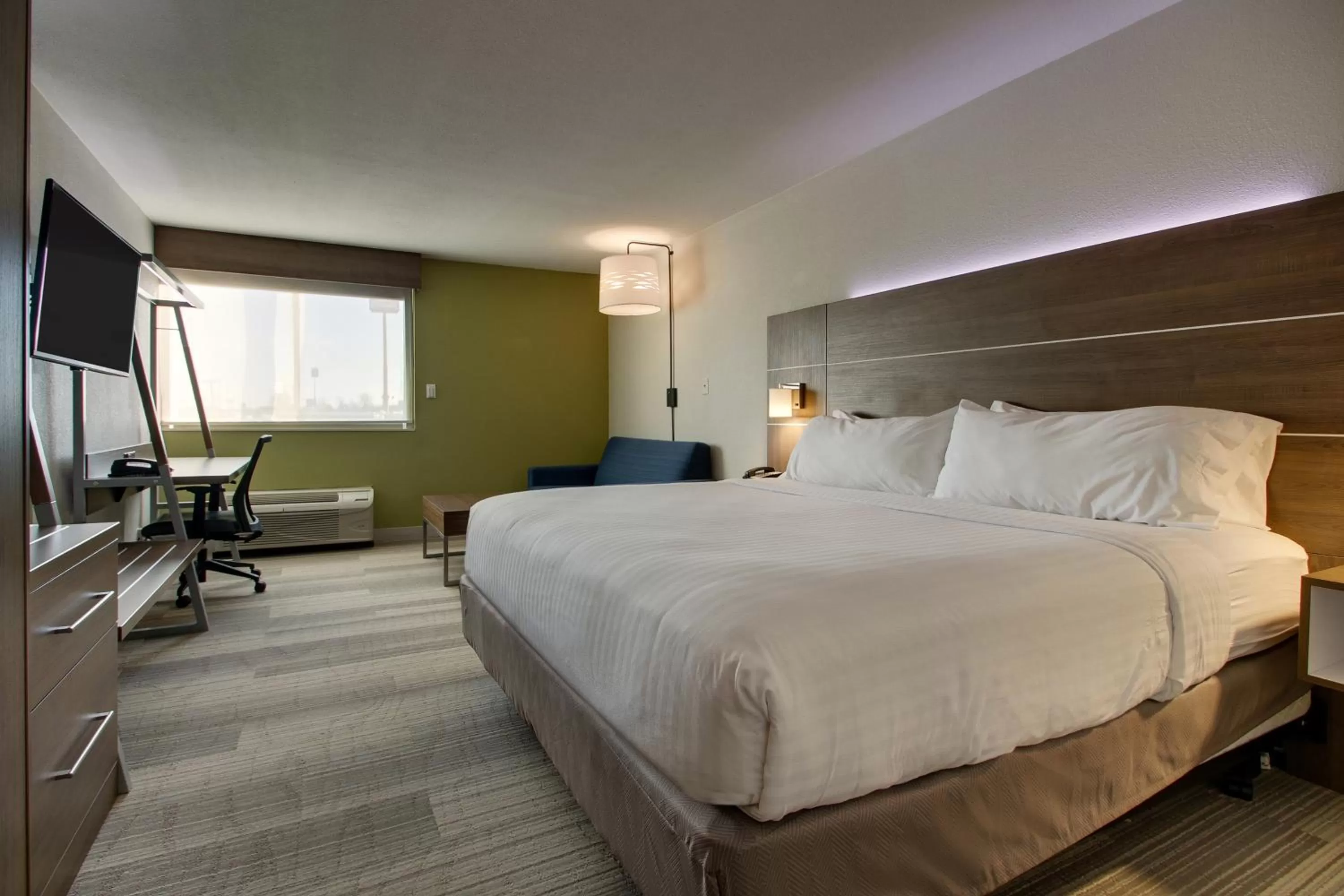 Suite - Hearing Accessible in Holiday Inn Express & Suites Wapakoneta, an IHG Hotel