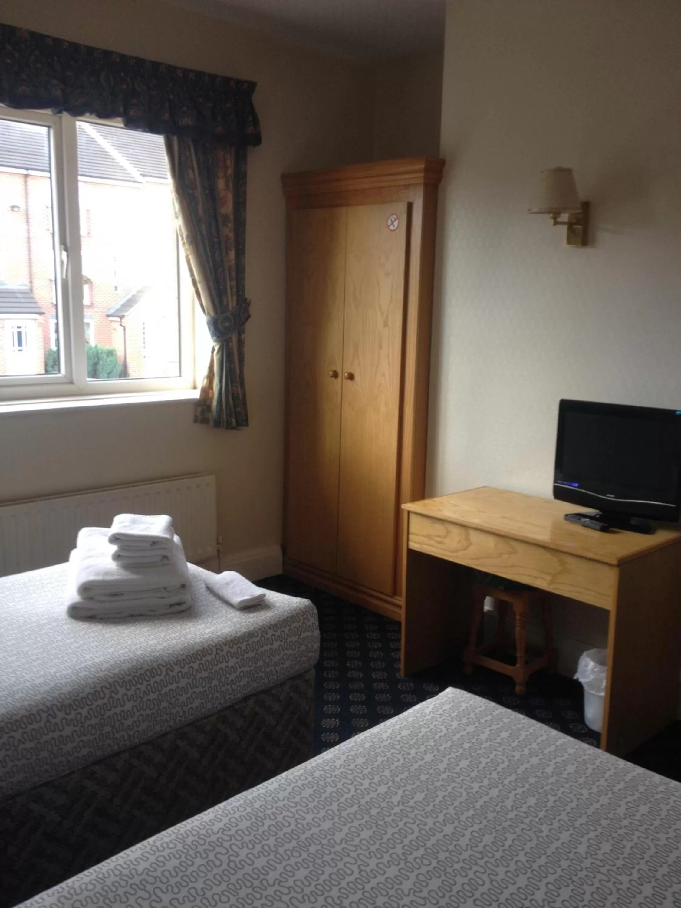 Twin Room with Shared Bathroom - single occupancy in The Miners Arms