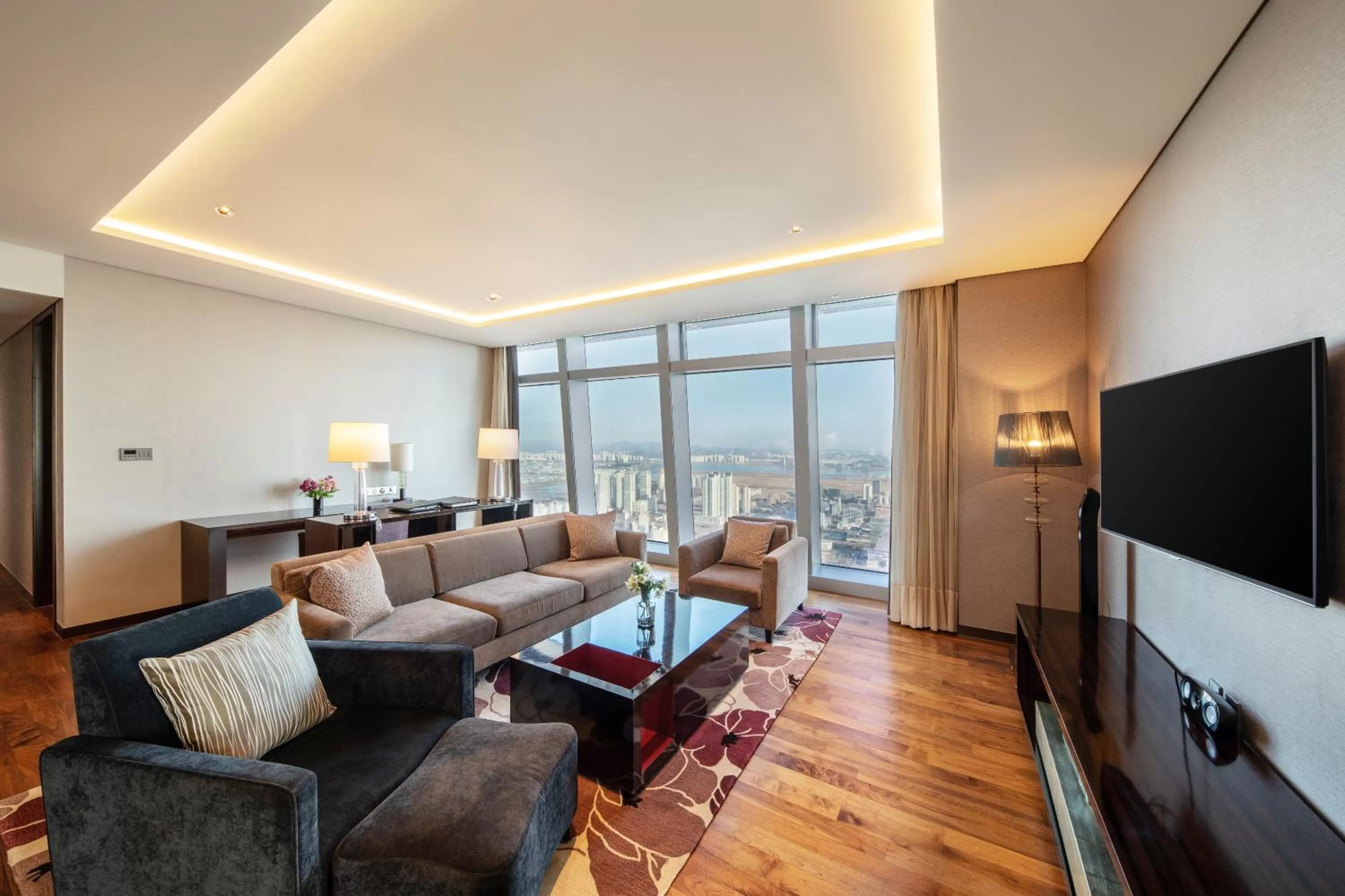 Three-Bedroom Suite in Oakwood Premier Incheon