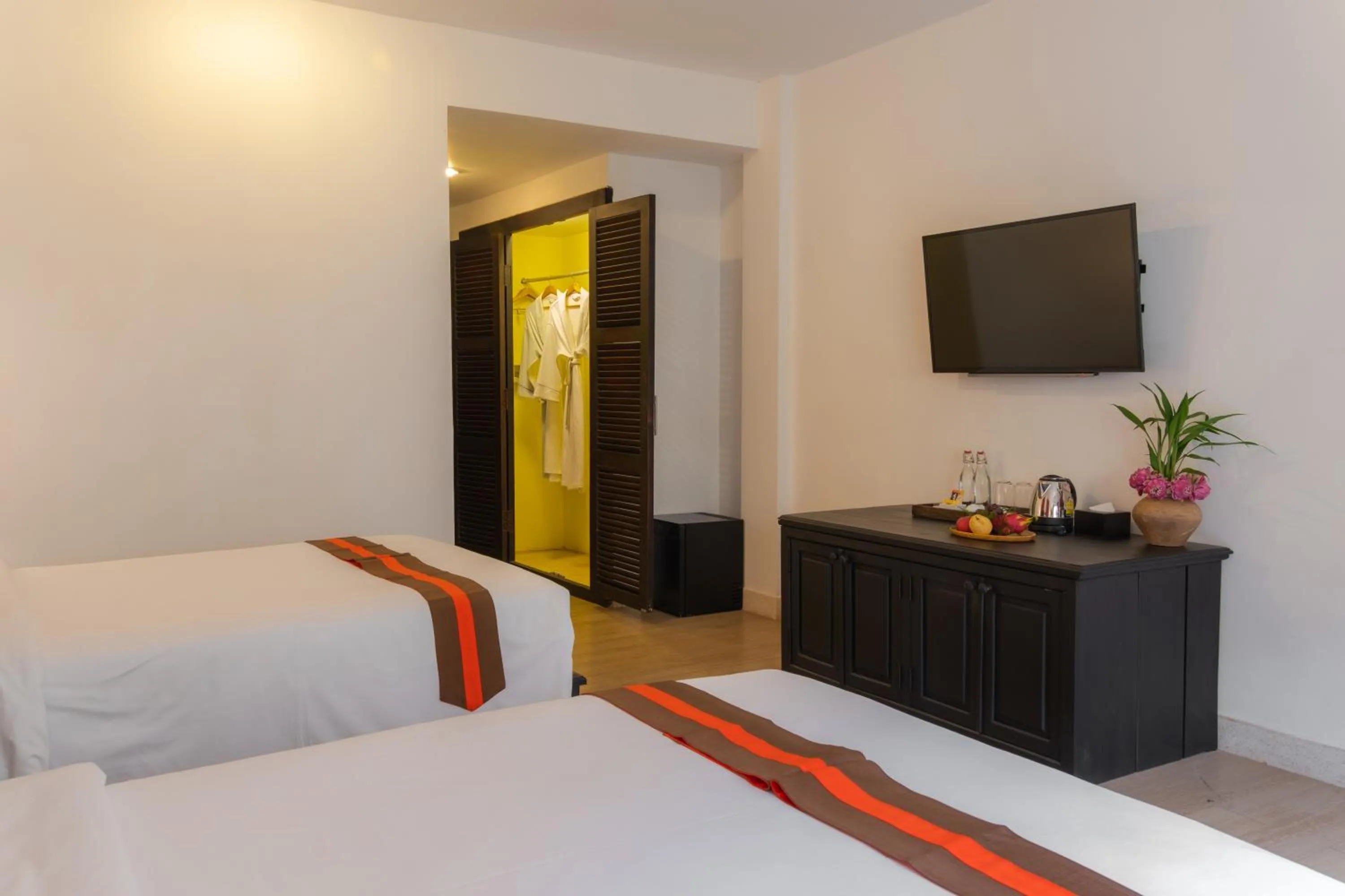 Premier Family 4 Adults  in Pandora Suite D'Angkor