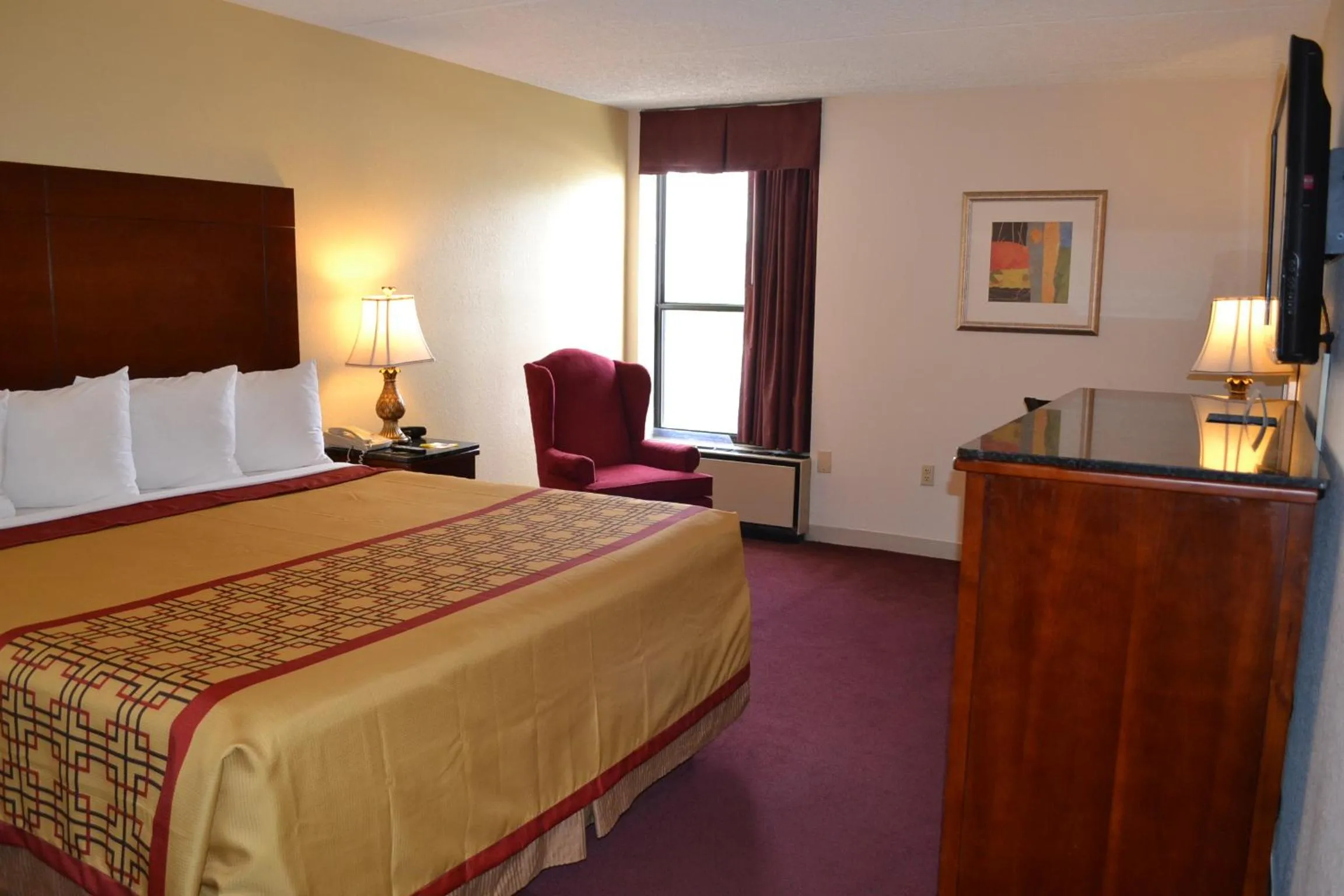 King Room - Non-Smoking in Days Inn by Wyndham High Point/Archdale
