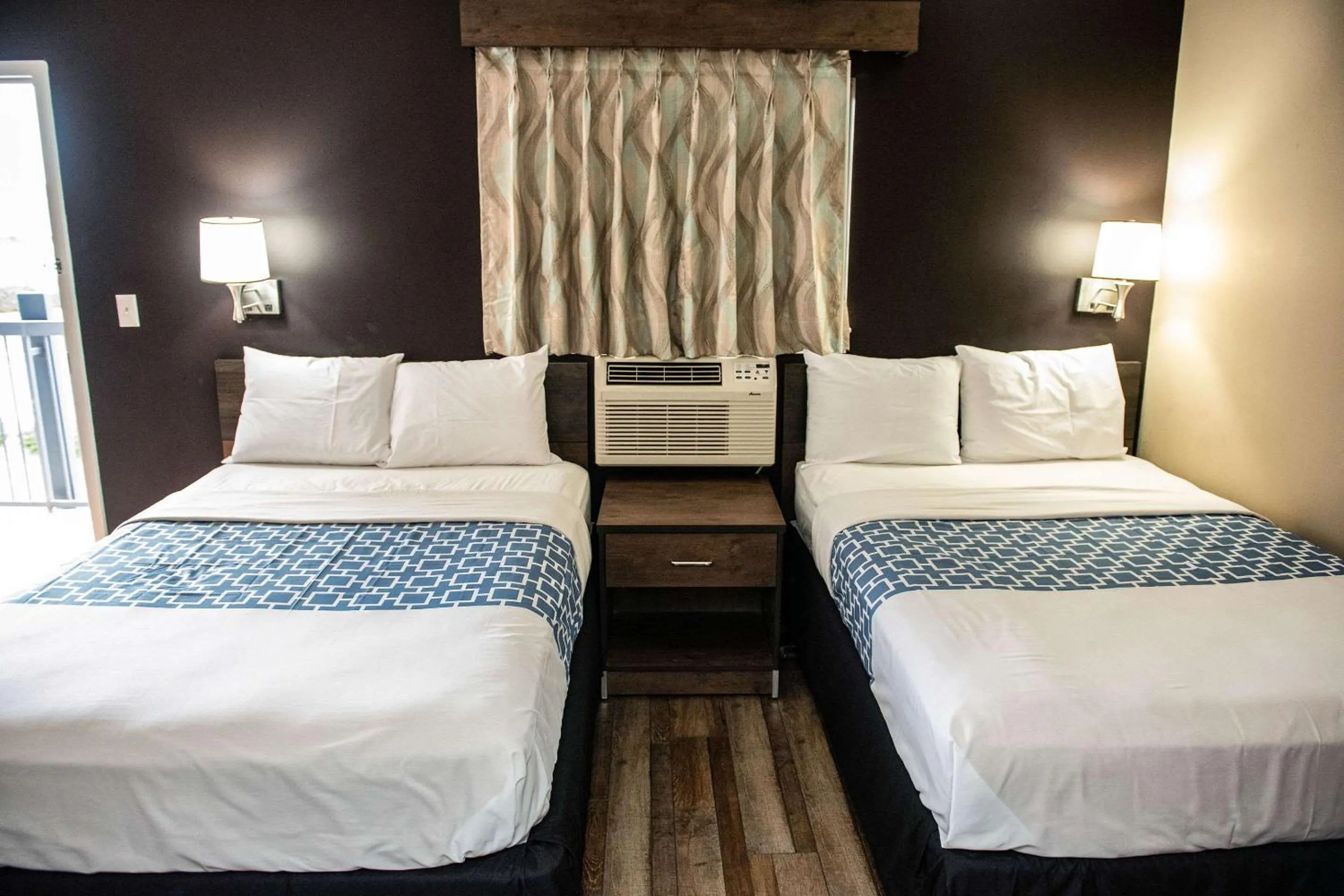 Queen Suite with Two Queen Beds - Smoking in Suburban Studios Charlotte-Ballantyne