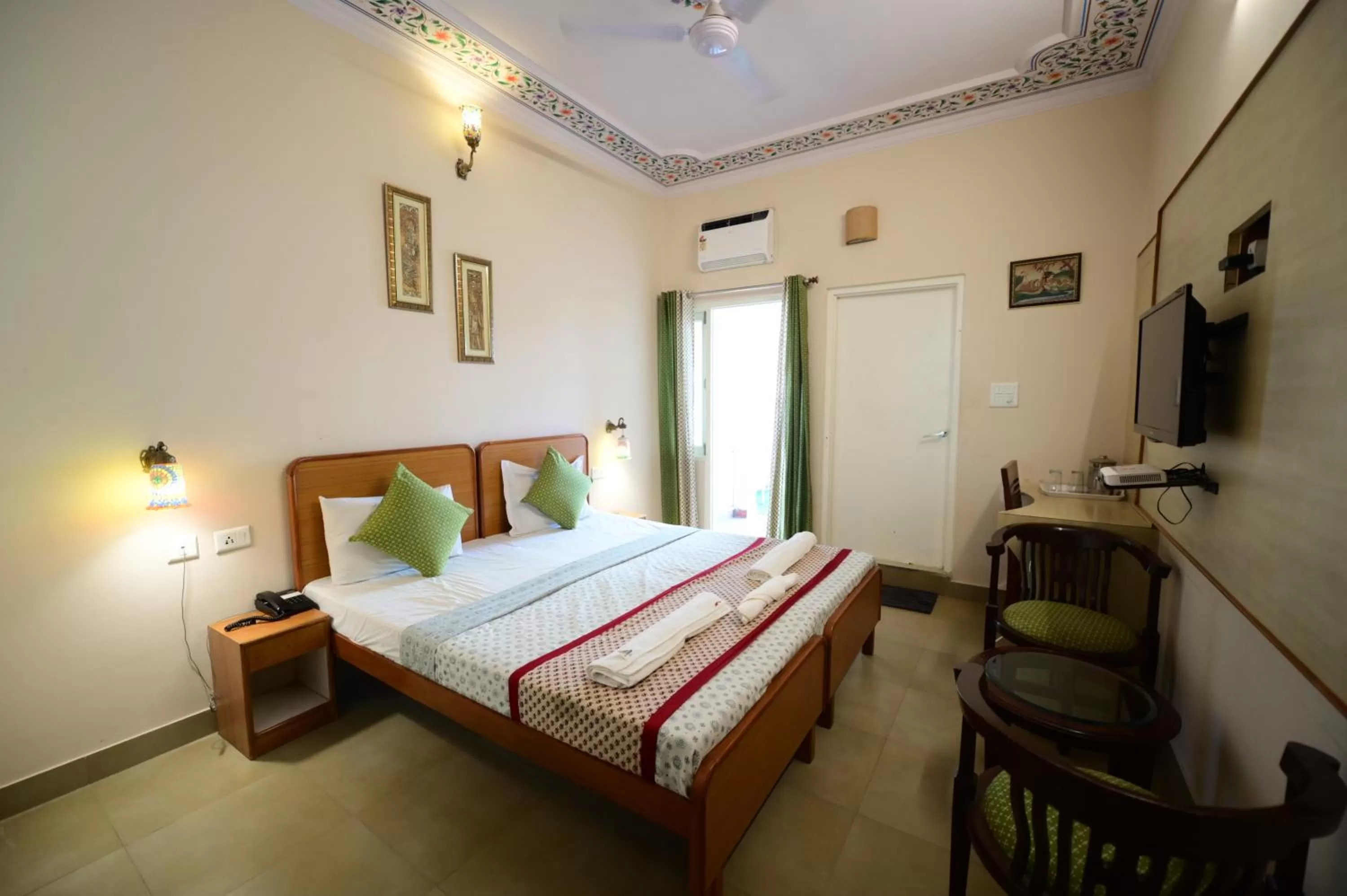 Deluxe Double Room in Chitra Katha - A Story Per Stay