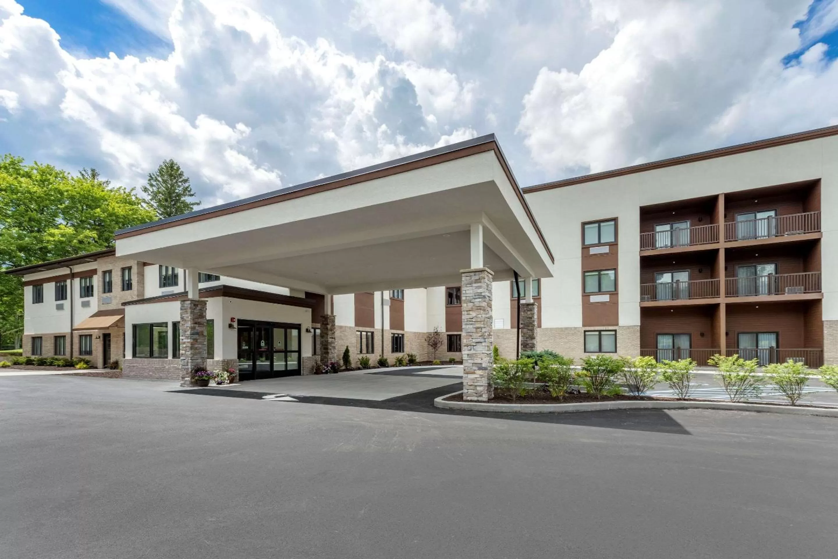 Property building in The Cranberry, an Ascend Collection Hotel
