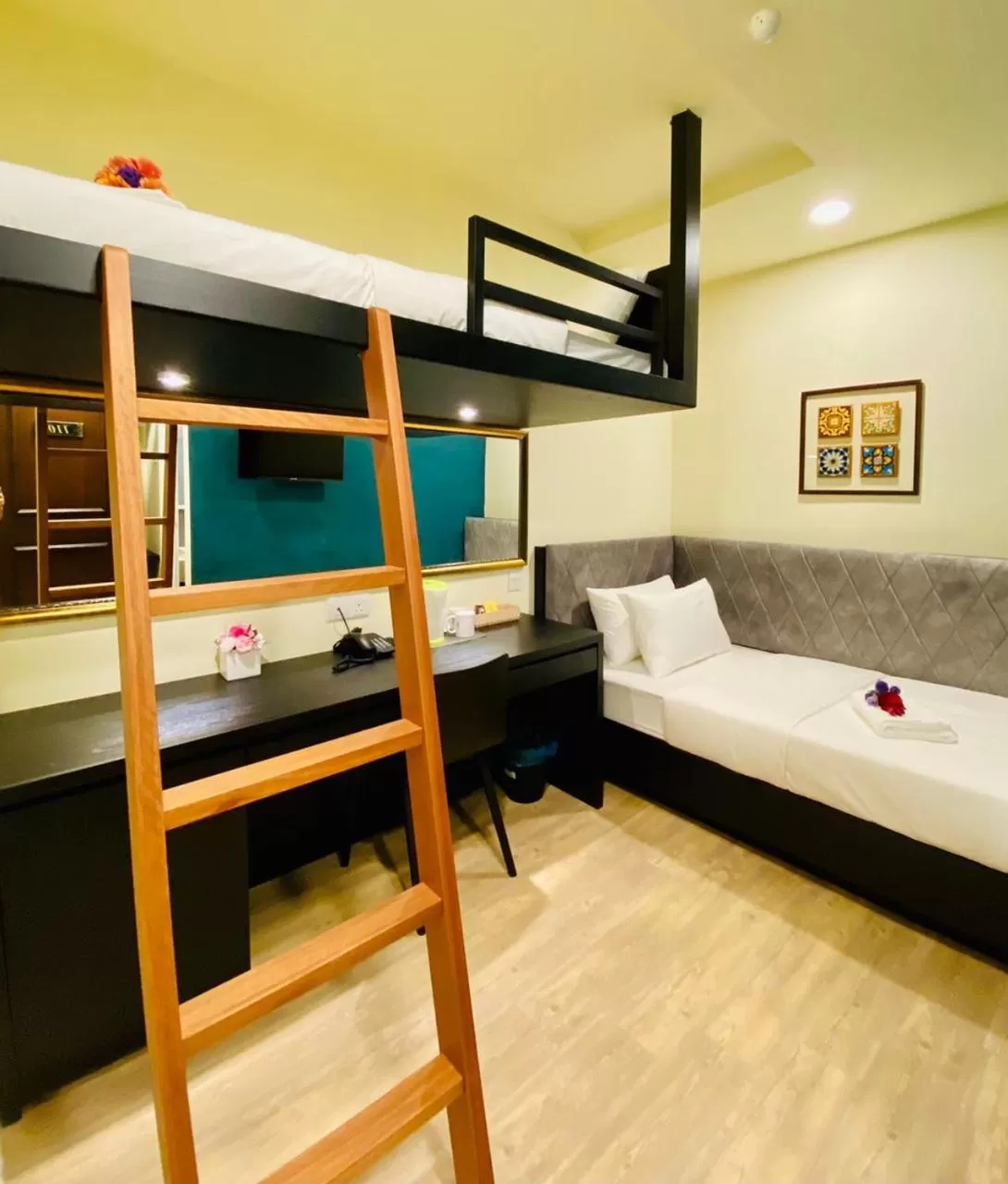 Superior Twin in Bishop Hotel