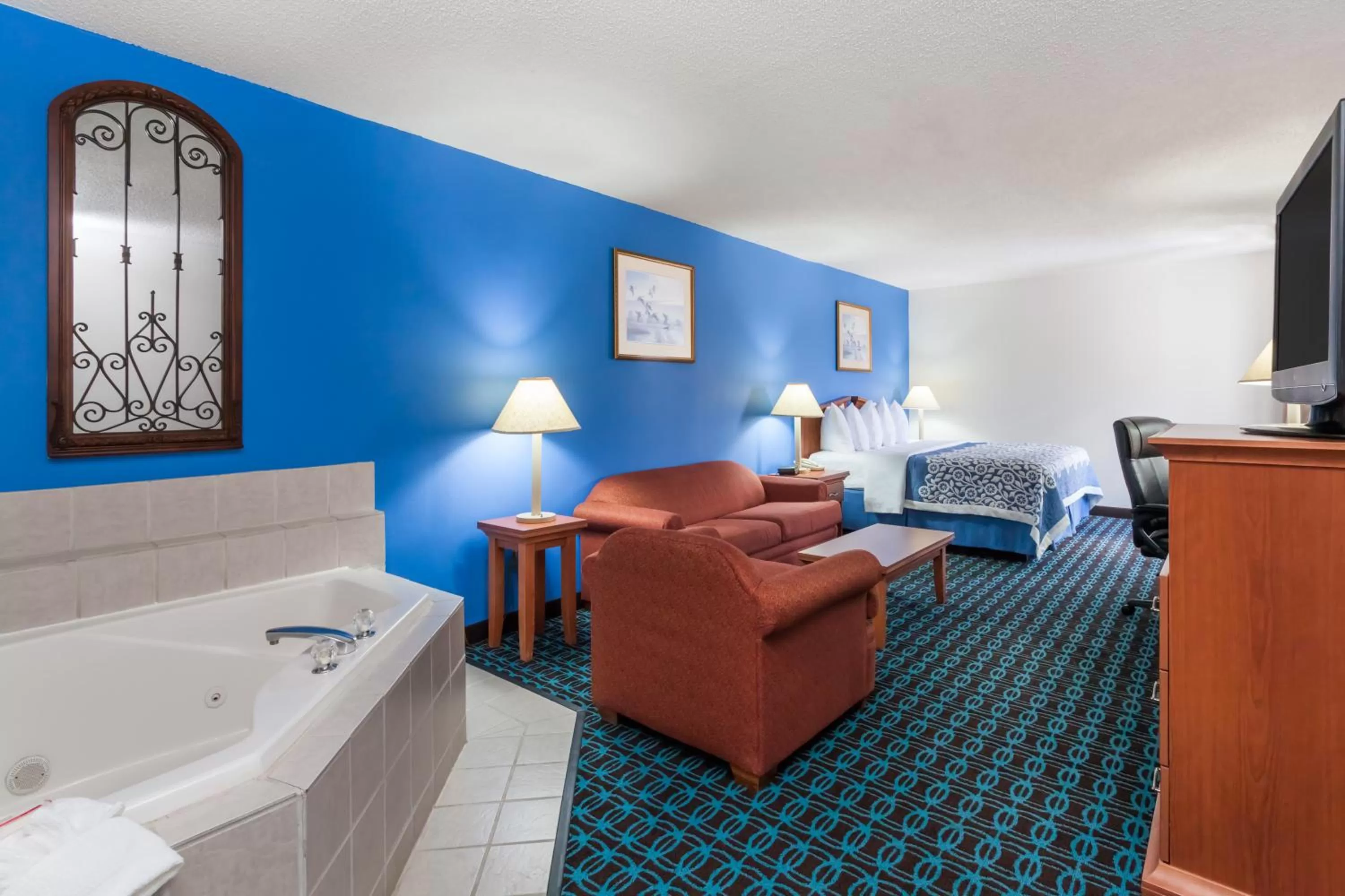 King Studio Suite - Non-Smoking in Days Inn & Suites by Wyndham Cambridge