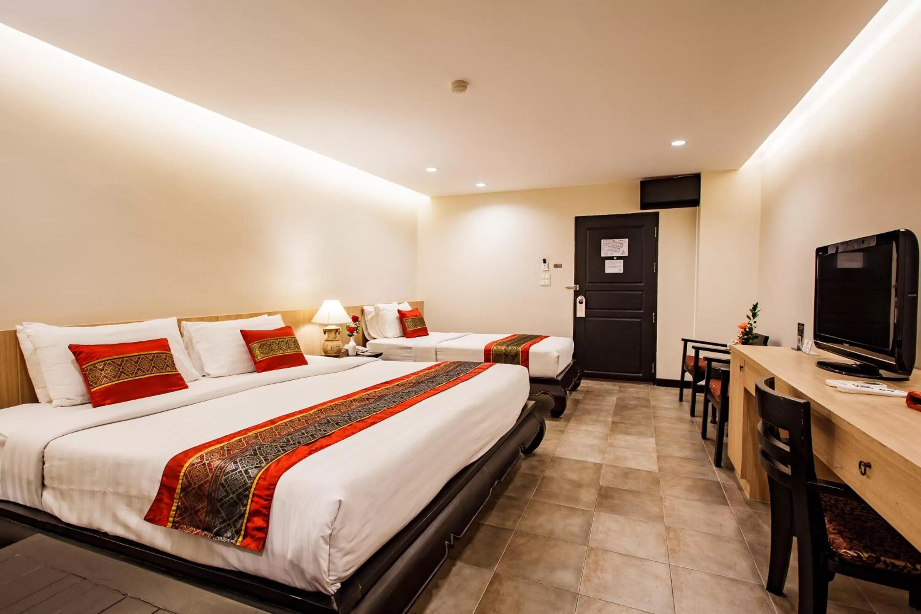 Deluxe Triple Room in Raming Lodge Hotel