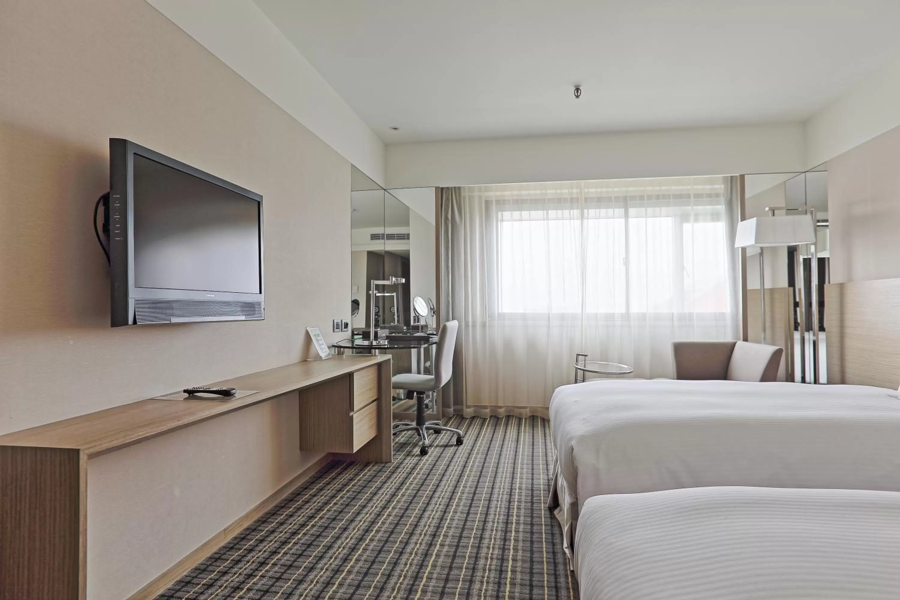 Executive Twin Room in Santos Hotel