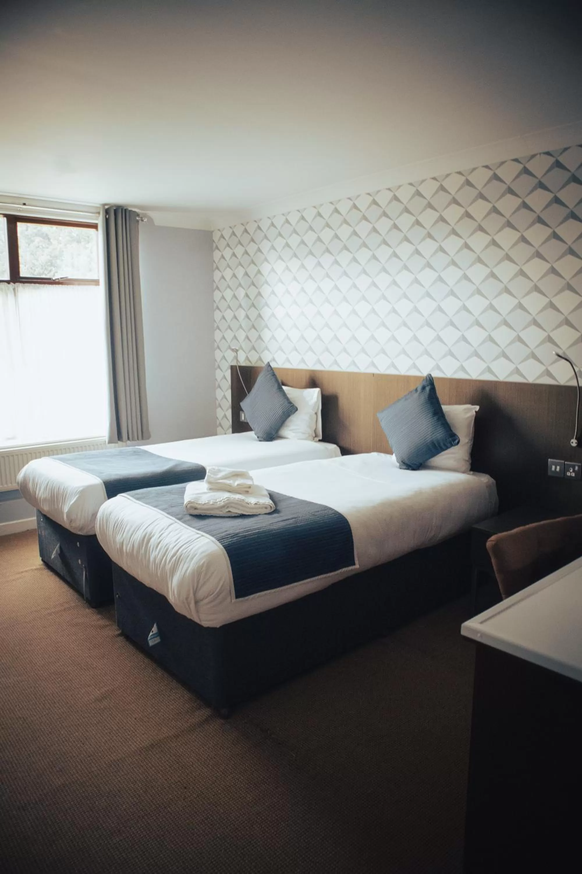 Club Twin Room in Draycote Hotel And Whitefields Golf Course