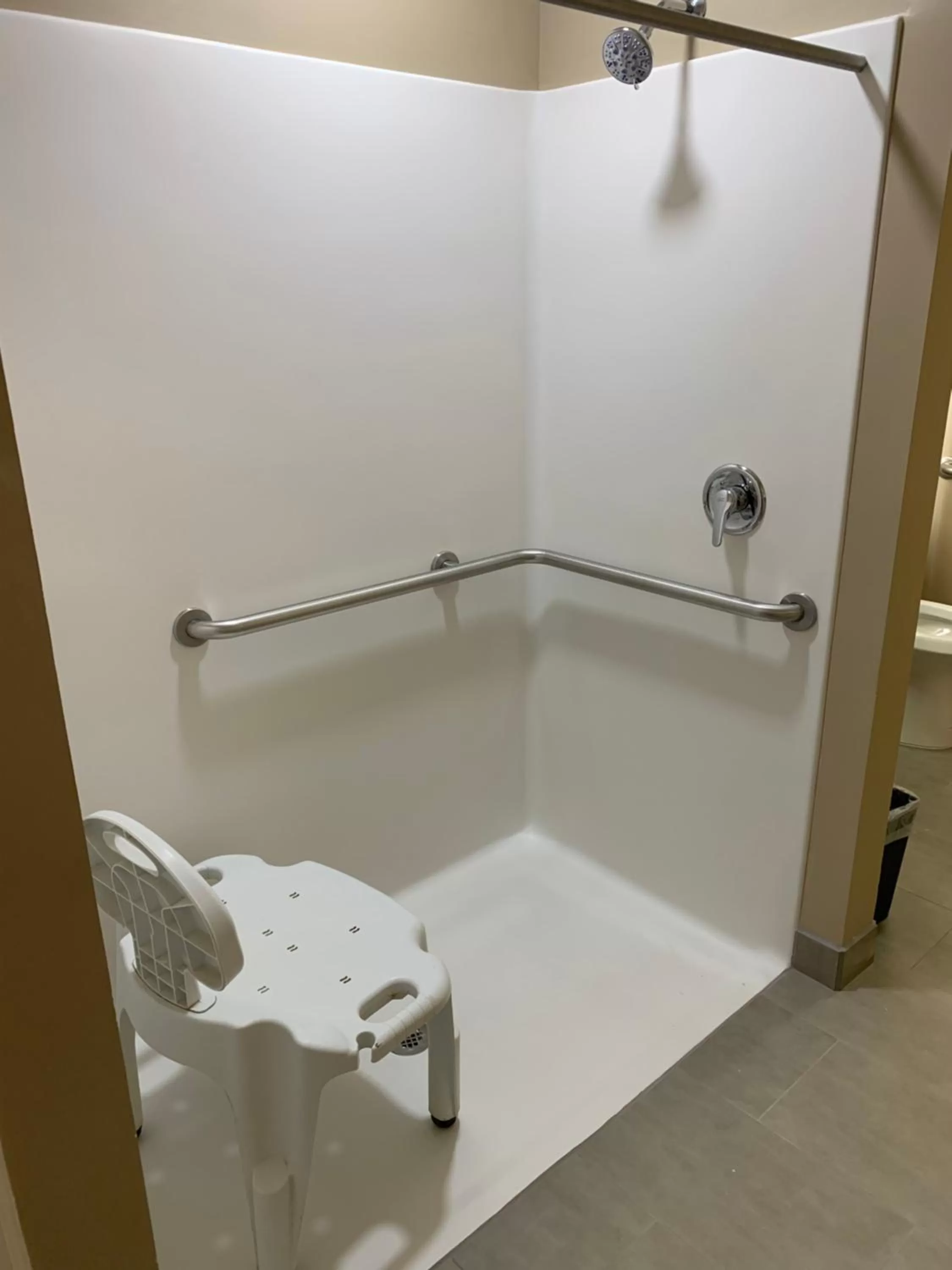 Queen Room with Two Queen Beds and Bath Tub - Mobility Accessible/Non-Smoking in Super 8 by Wyndham Joliet
