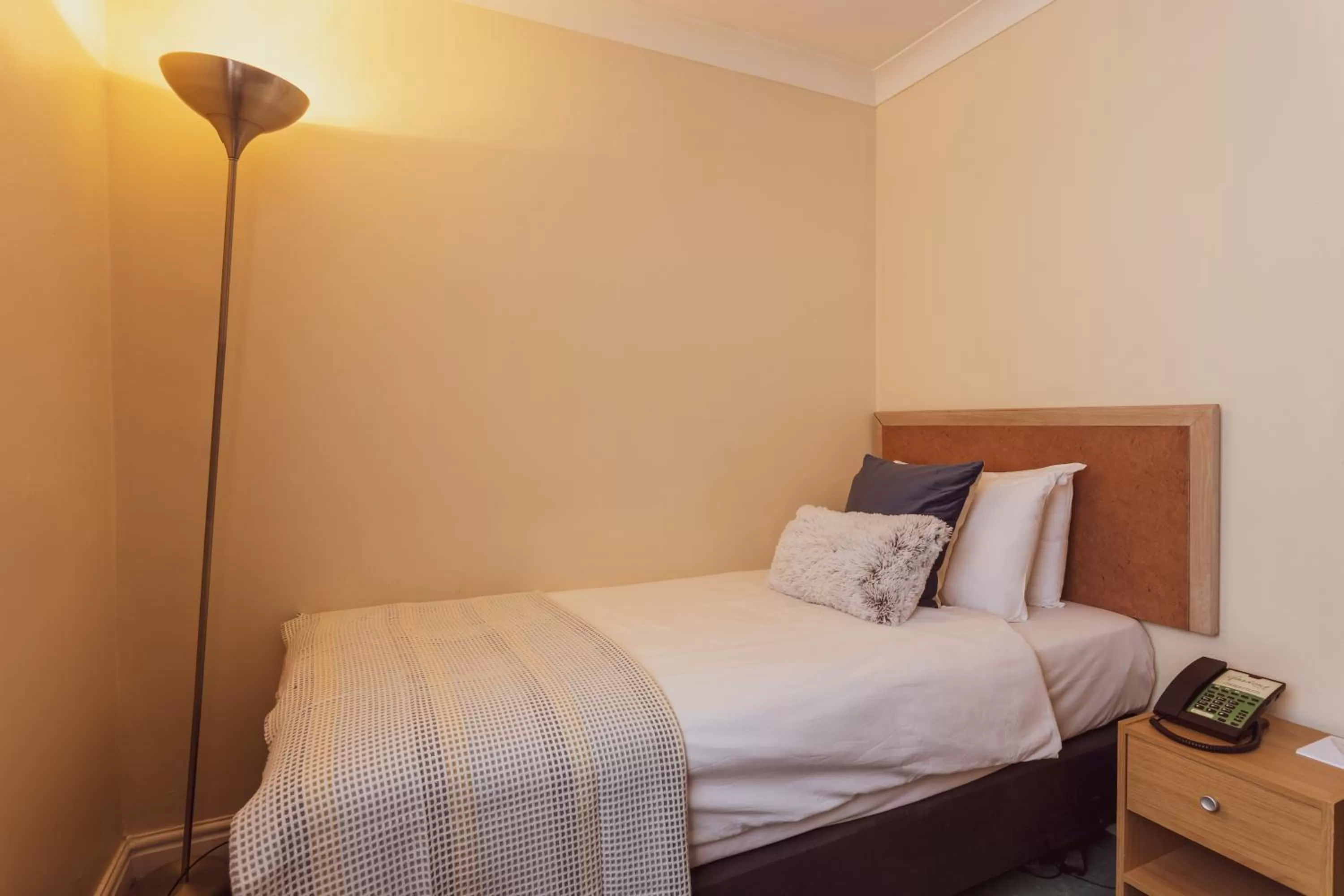 Single Room without Window in The Gardens Hotel