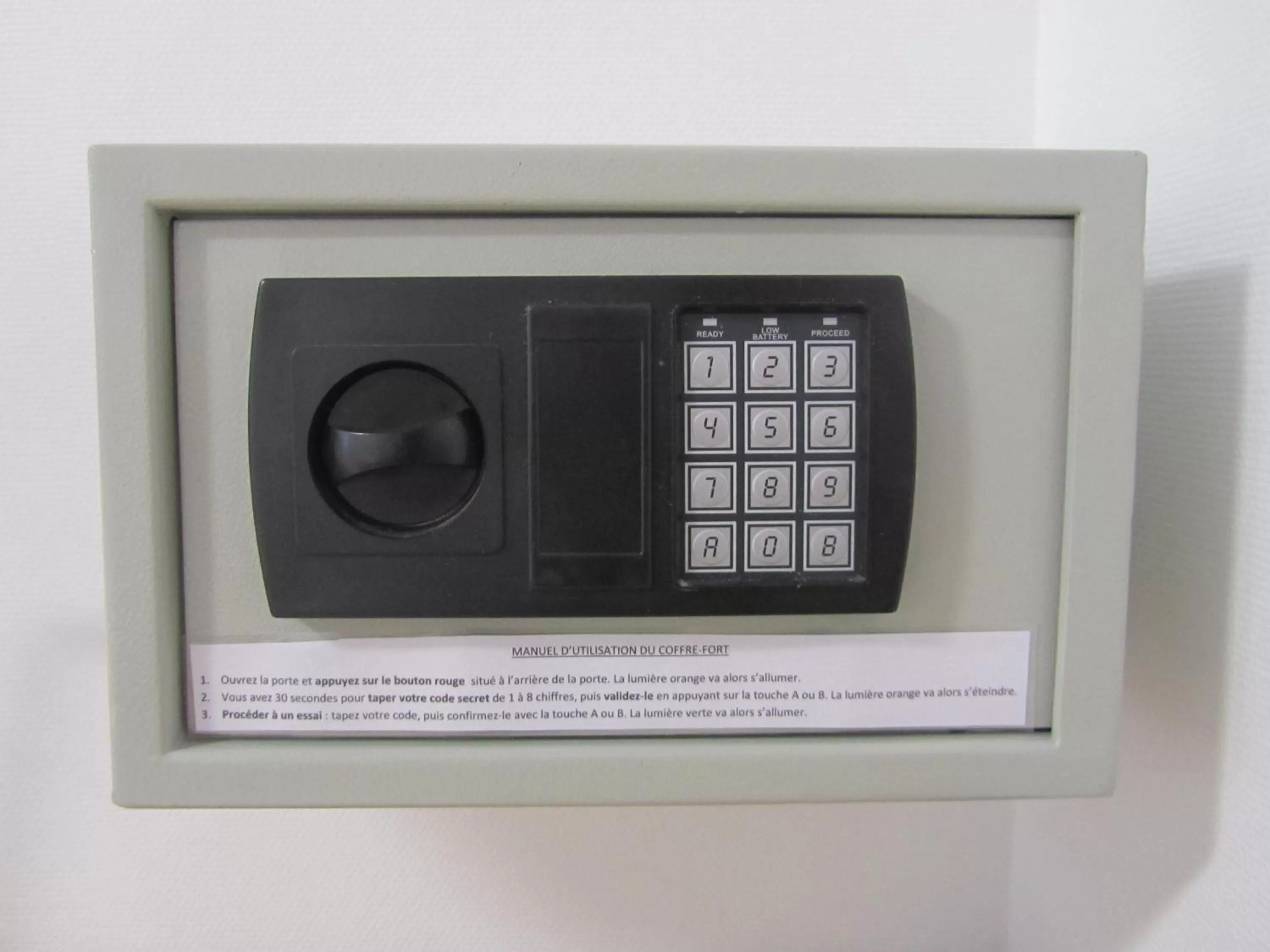 Twin Room in Hôtel Le Saint Joseph