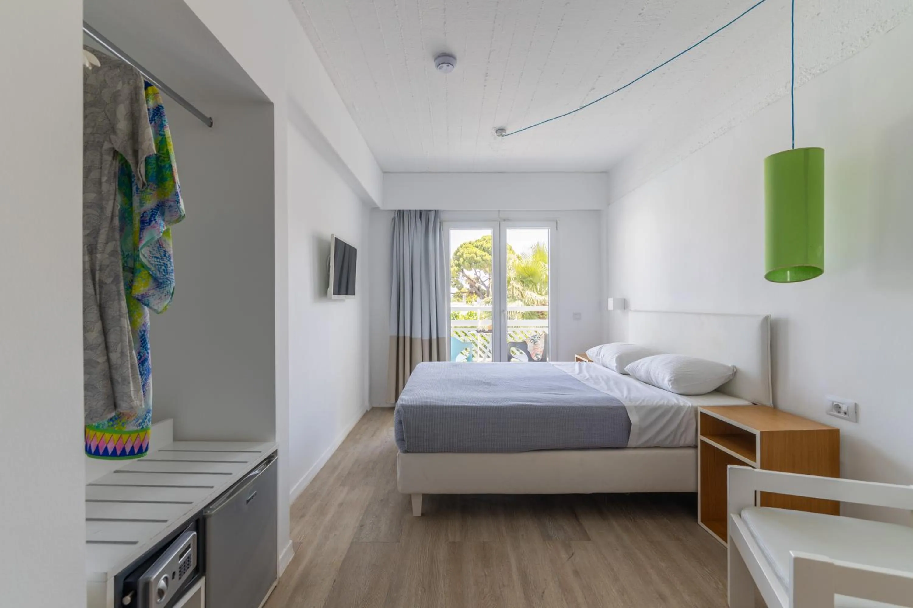 Double Room in Marathon Beach Resort