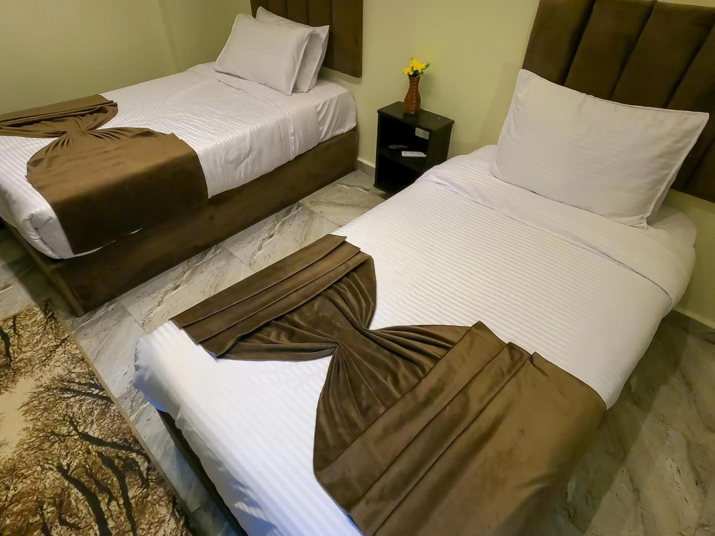 Deluxe Double Room in Happy View Inn