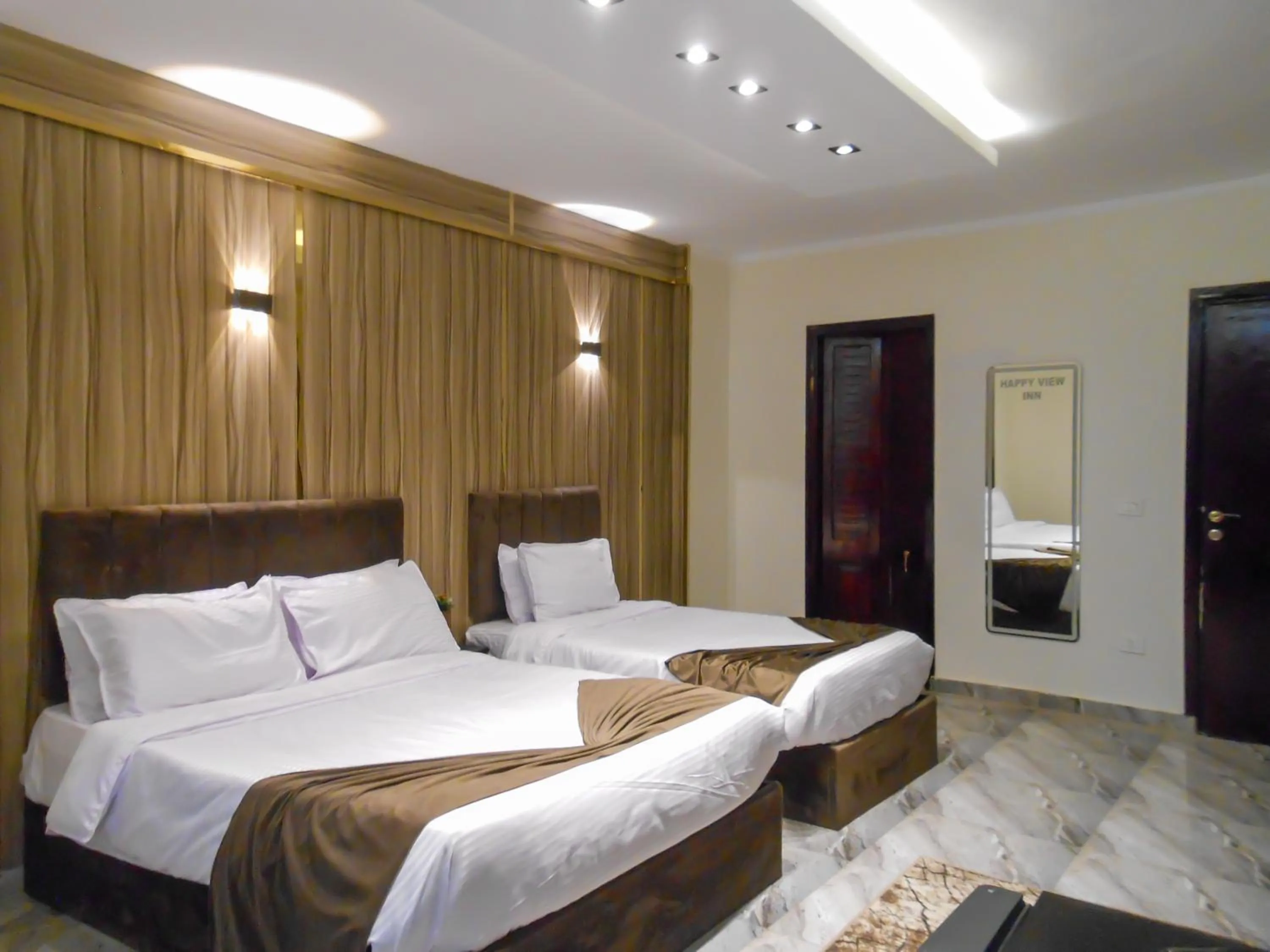 Triple Room with View in Happy View Inn