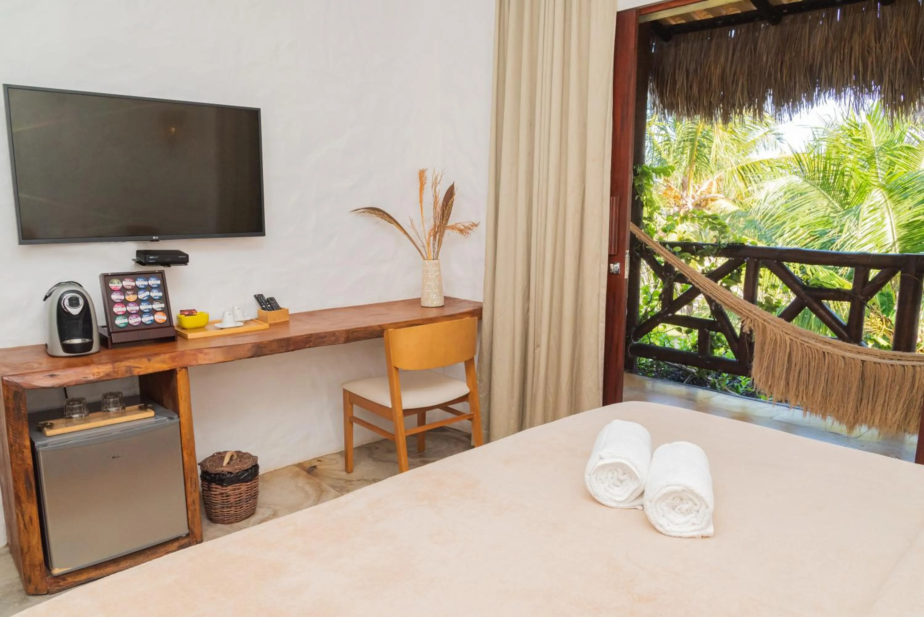 Deluxe Double Room with Balcony in Moriá Eco Lodge