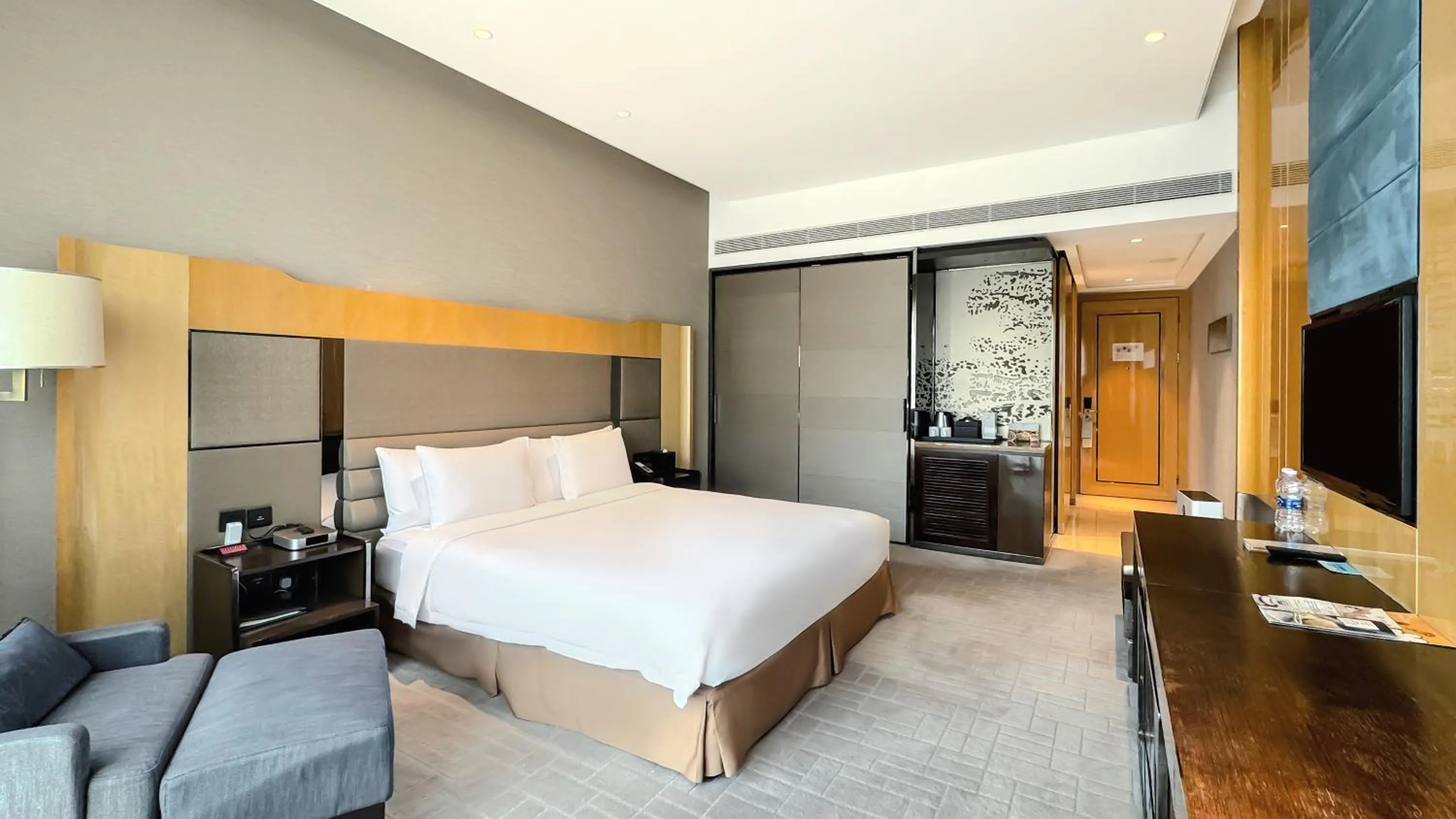 Standard King Room in Crowne Plaza Beijing Lido by IHG