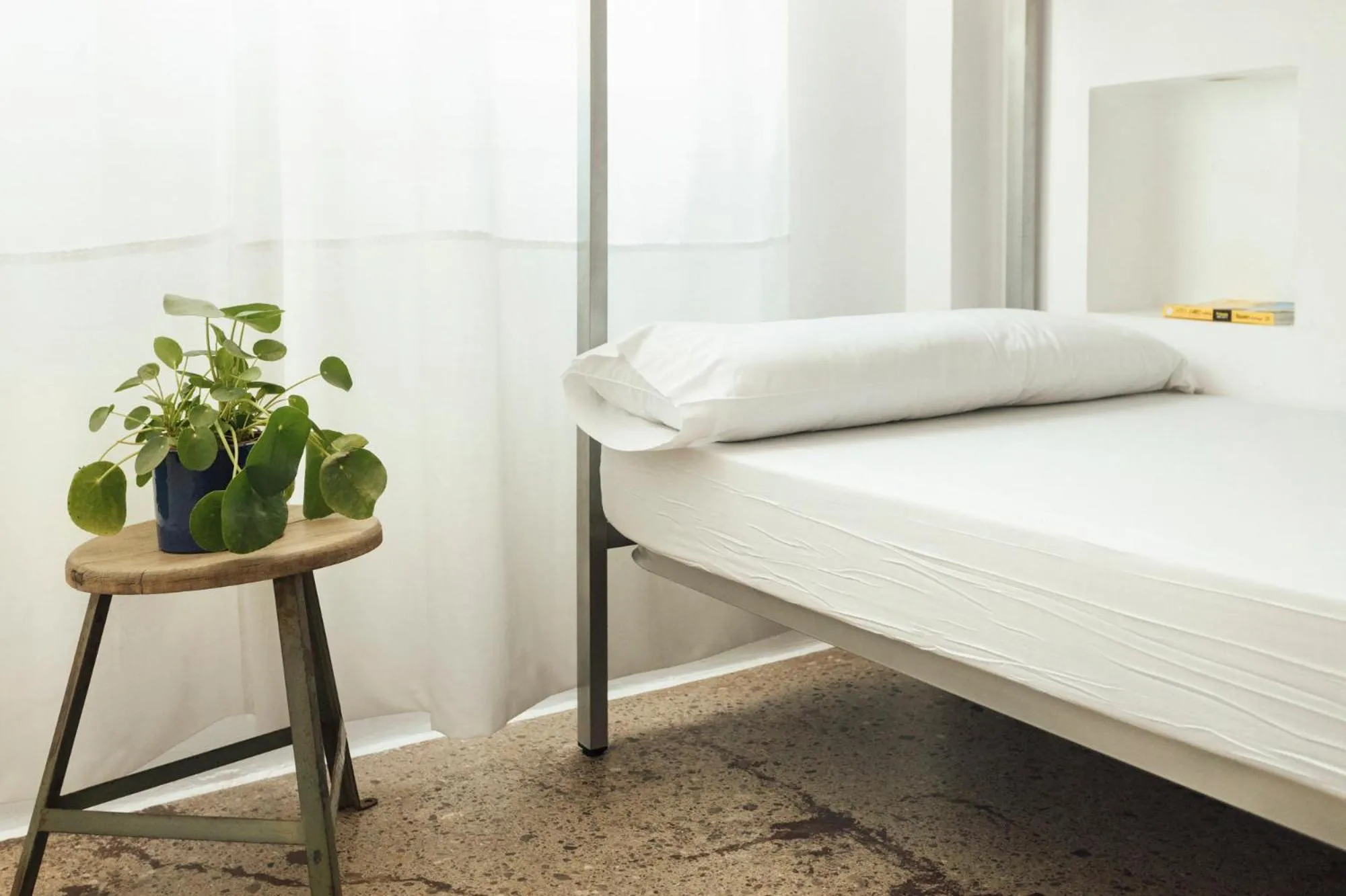 Quadruple Room with Private External Bathroom in Casa Jam Barcelona
