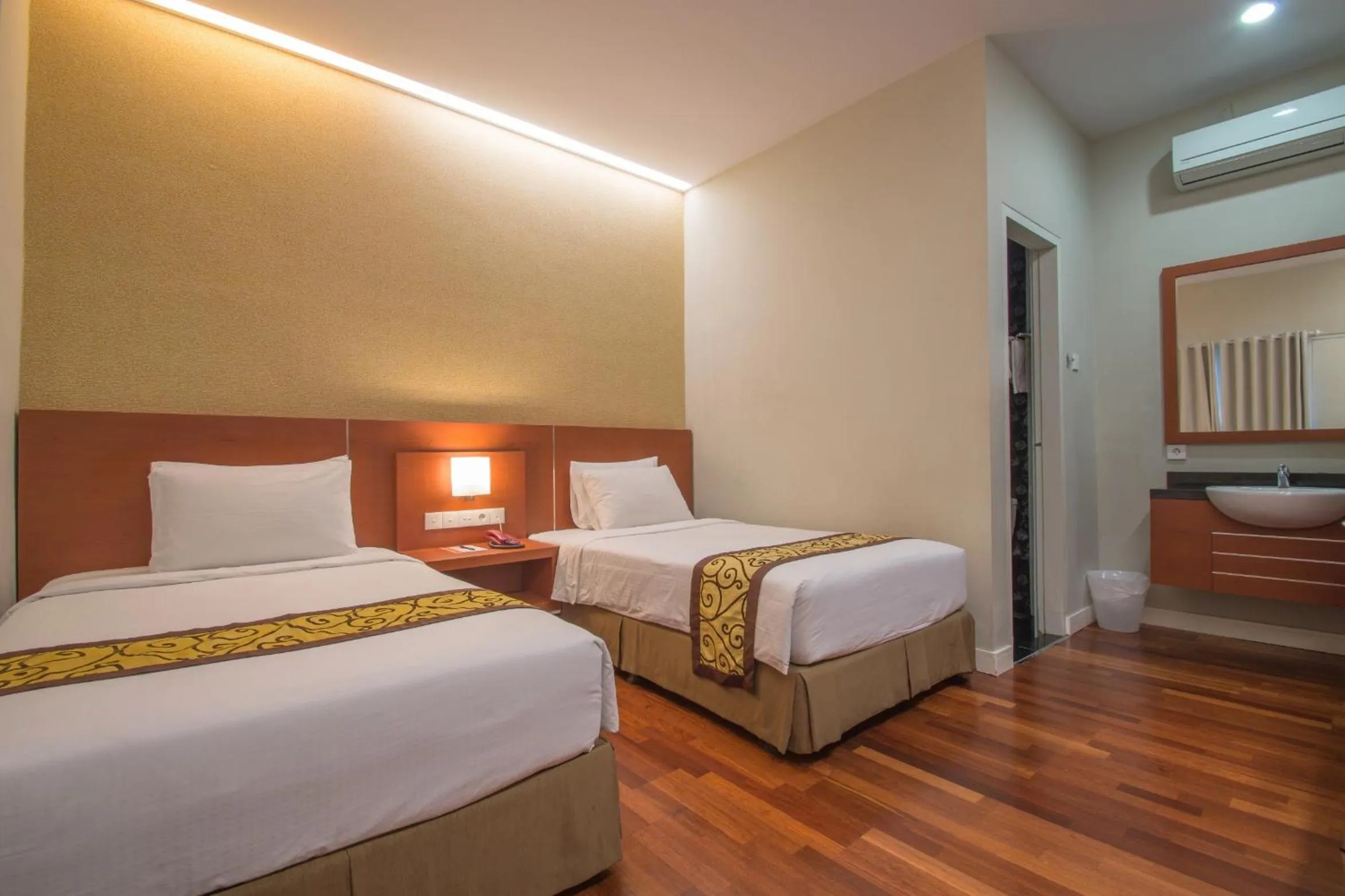 Superior Twin Room in Hotel Trio Indah 2