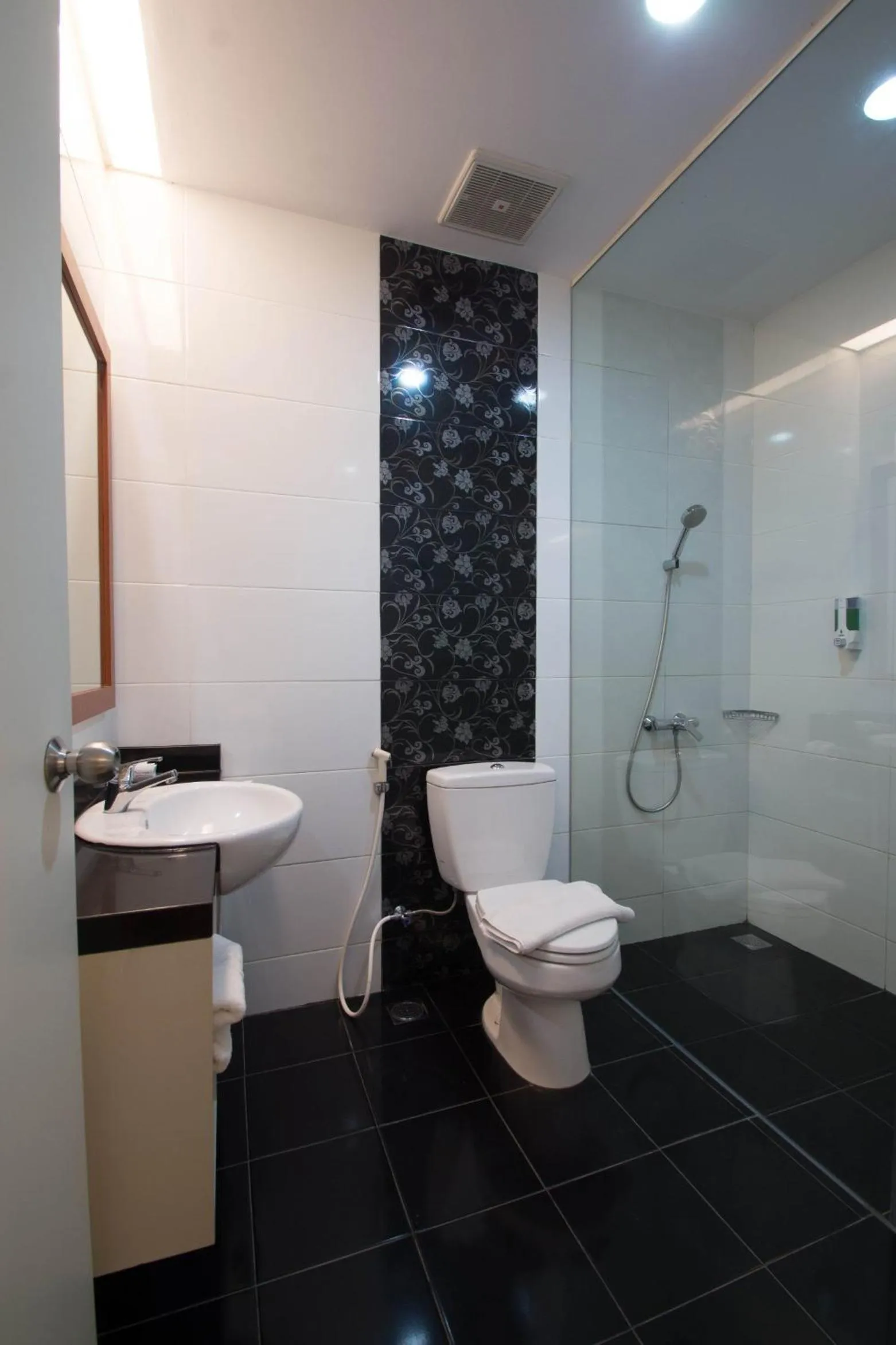 Superior Double Room in Hotel Trio Indah 2