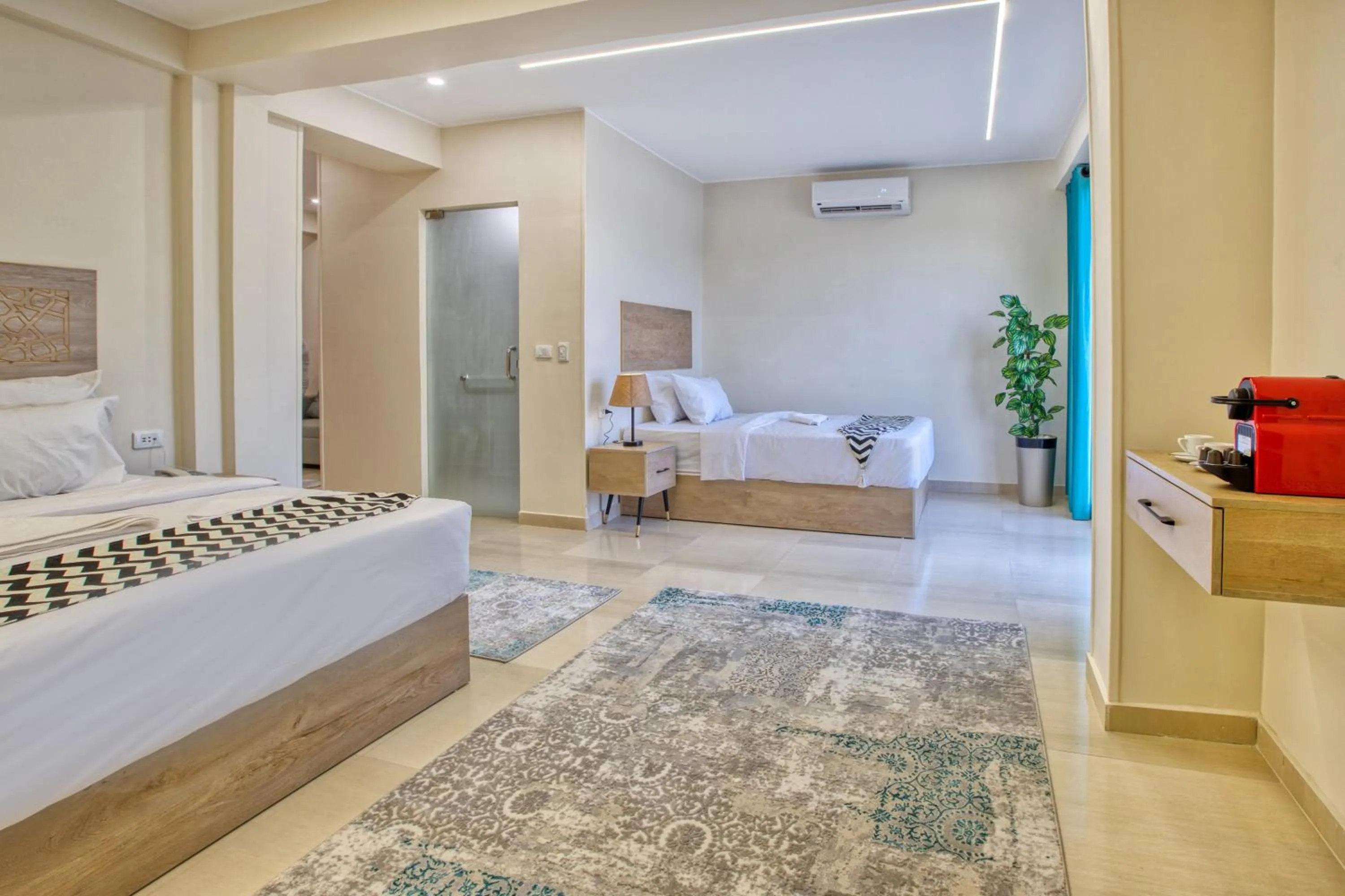 Grand Family Suite with terrace in The Gate Hotel Front Pyramids & Sphinx View