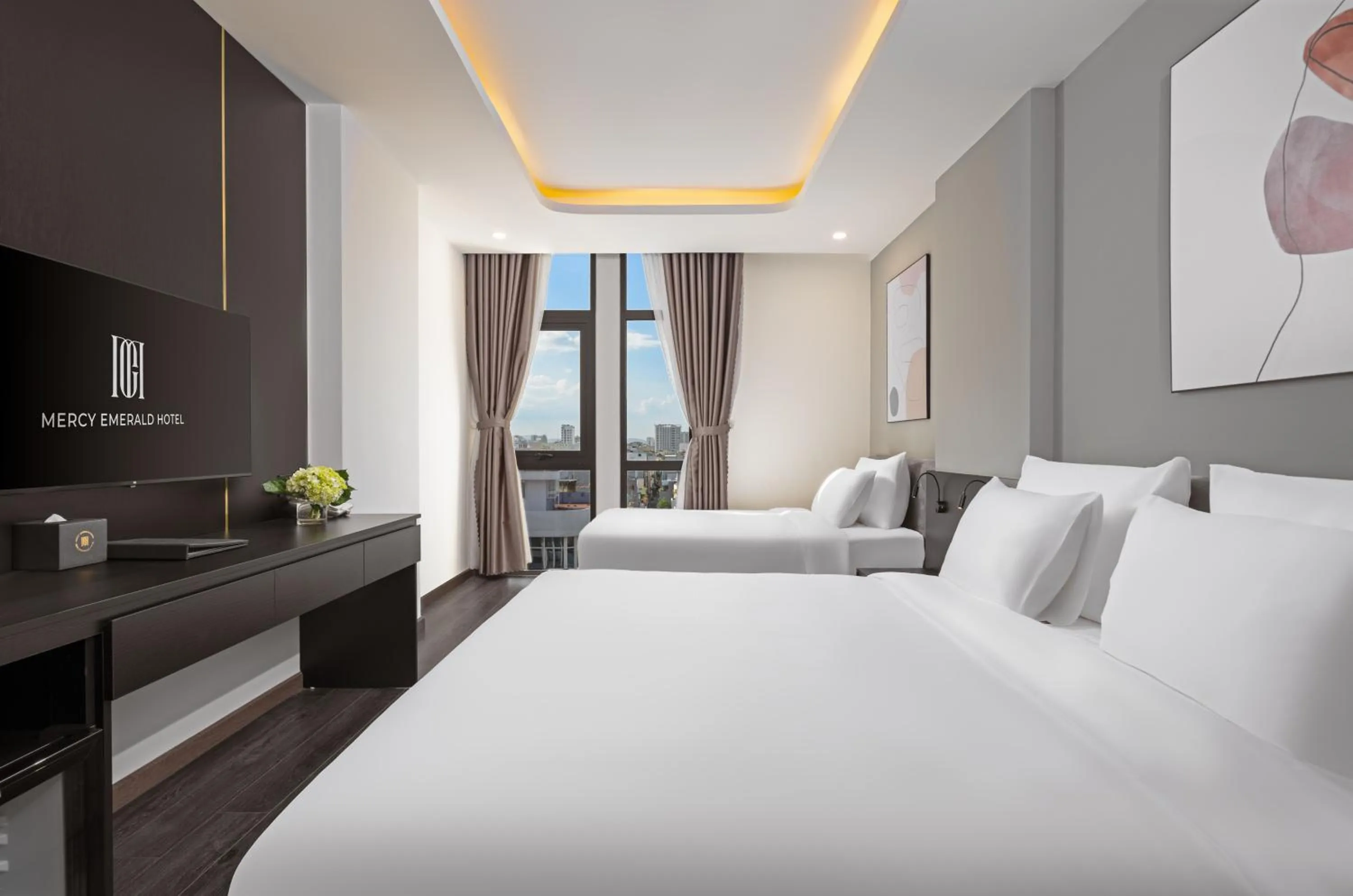 Deluxe Family Room in Mercy Emerald Hotel