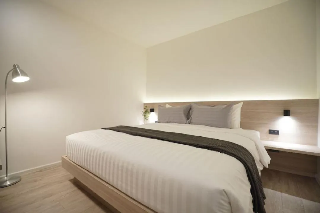 Standard Double Room in E11 Hotel - BTS Punnawithi