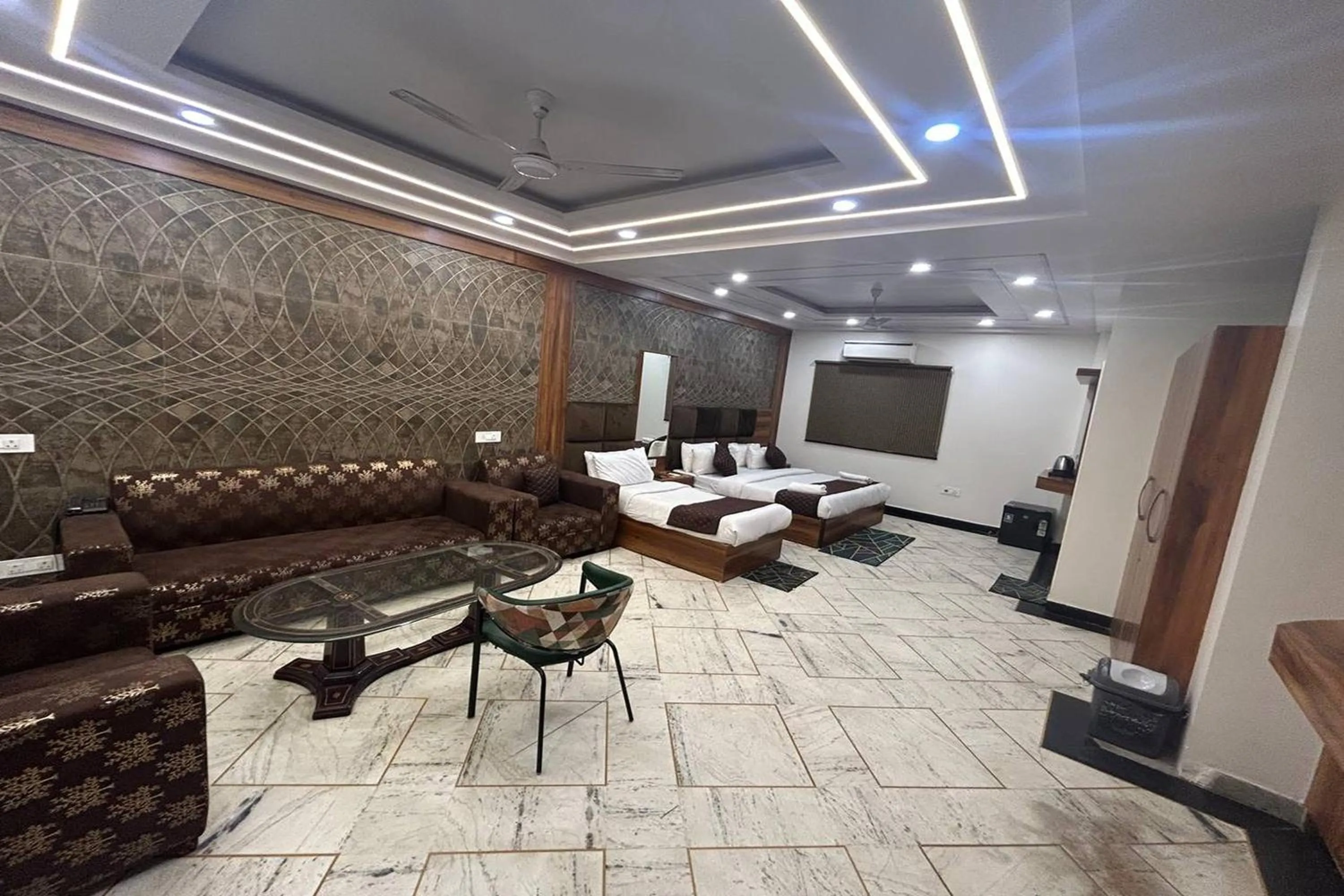 Executive Triple Room in HOTEL SINGH CONTINETAL