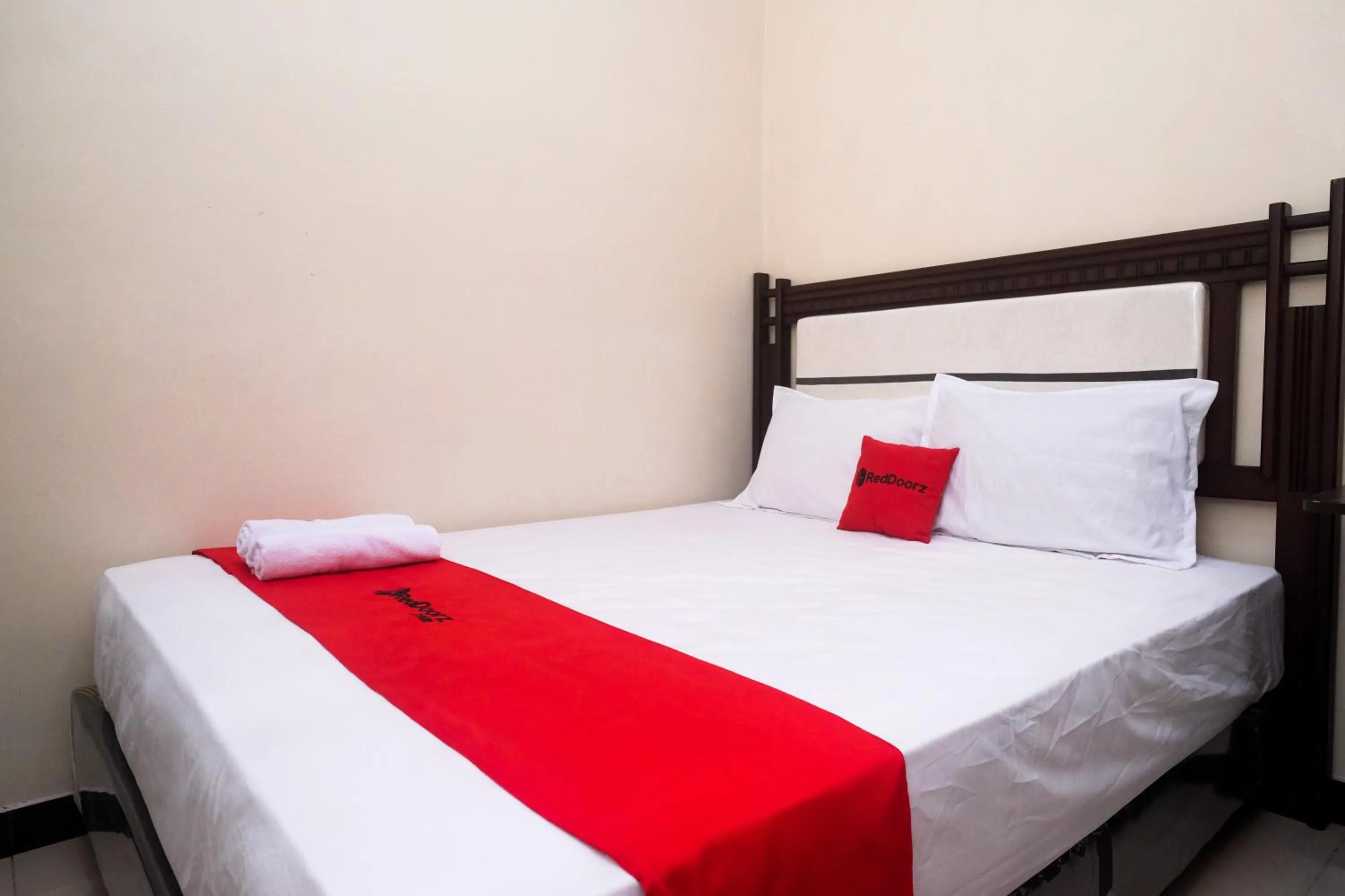 Standard Double Room in RedDoorz Syariah near Exit Toll Palur