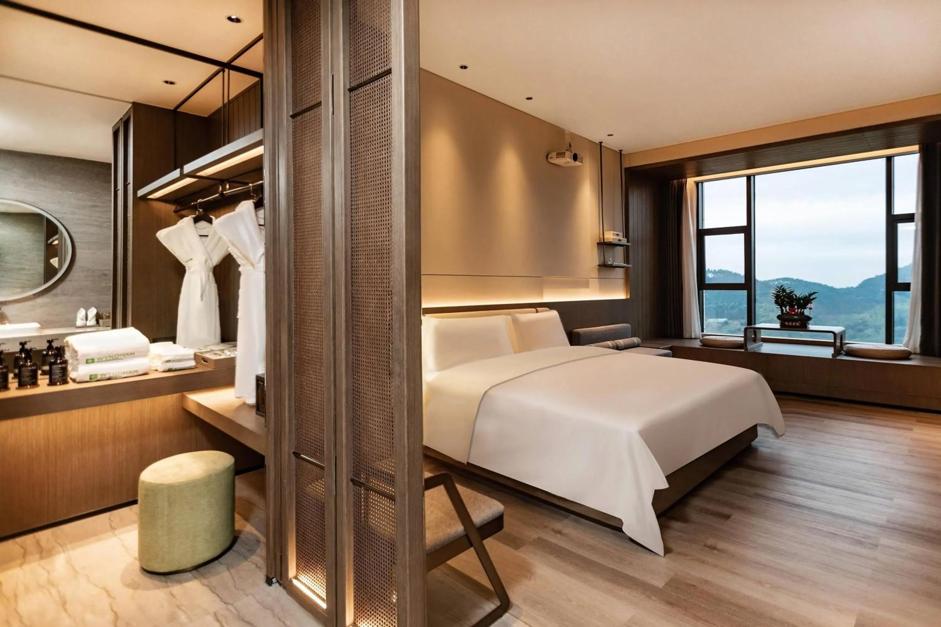 Superior King Room with One King Bed in Wyndham Garden Gaozhou