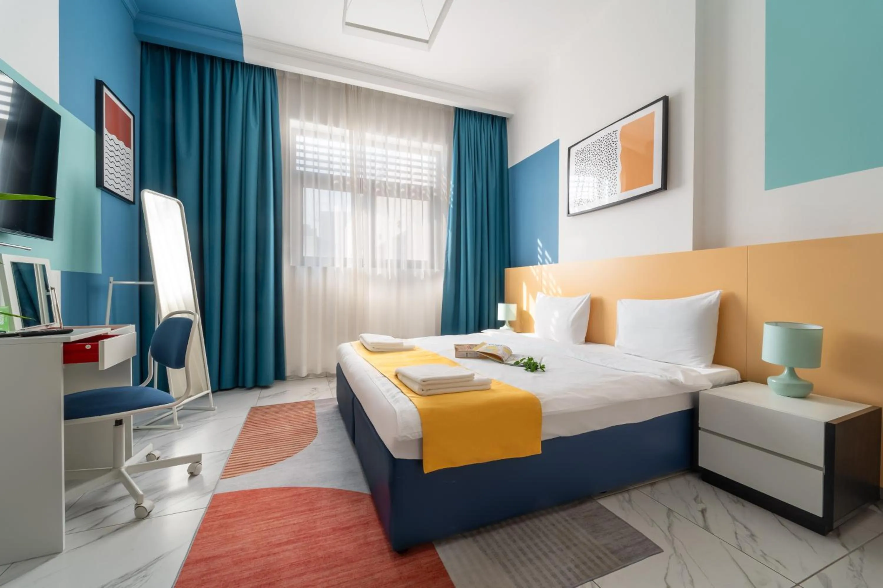 Standard Studio in Izzzi Life Mint