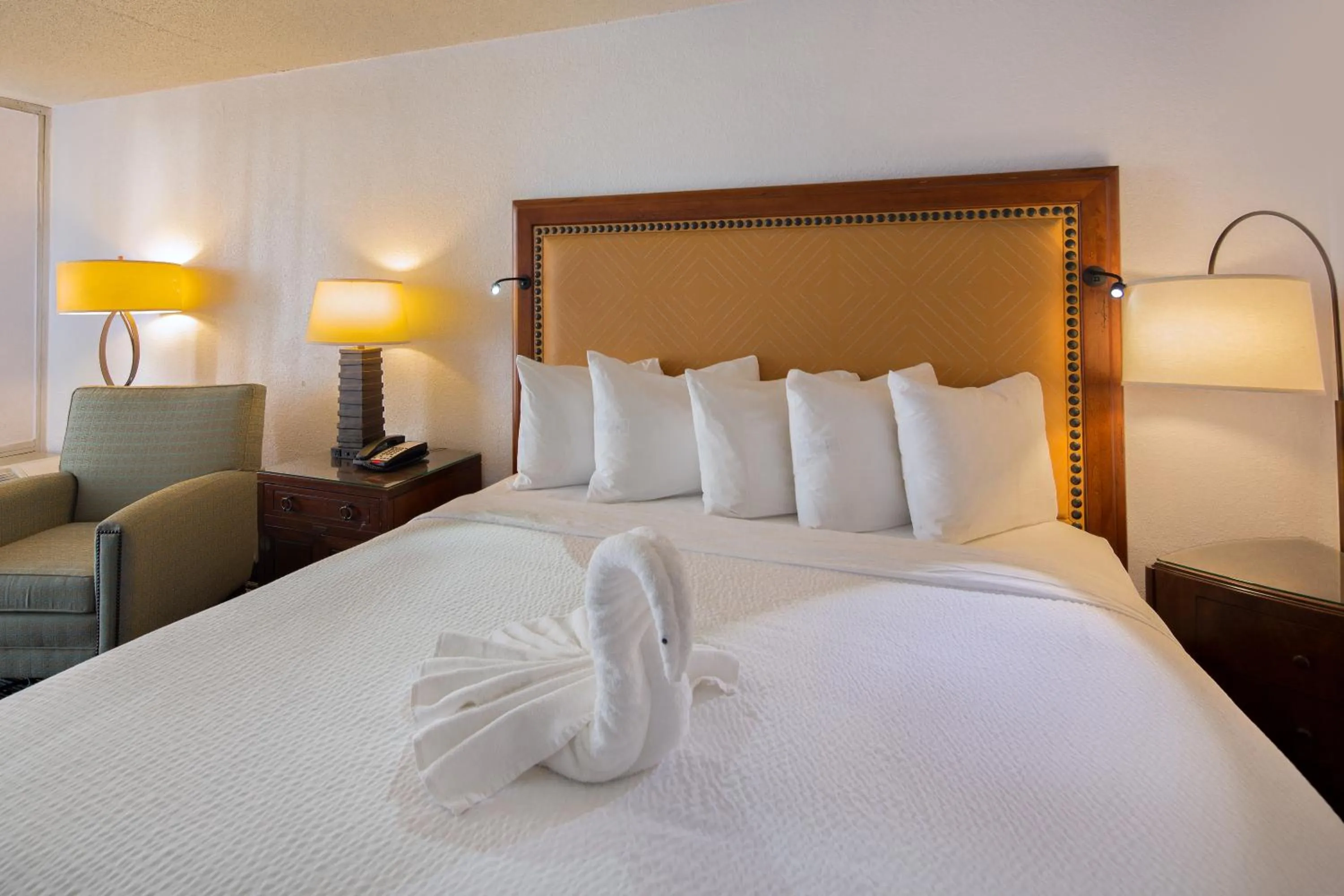 Standard Single Room with Shower - single occupancy in Historic Whispering Woods Hotel & Conference Center