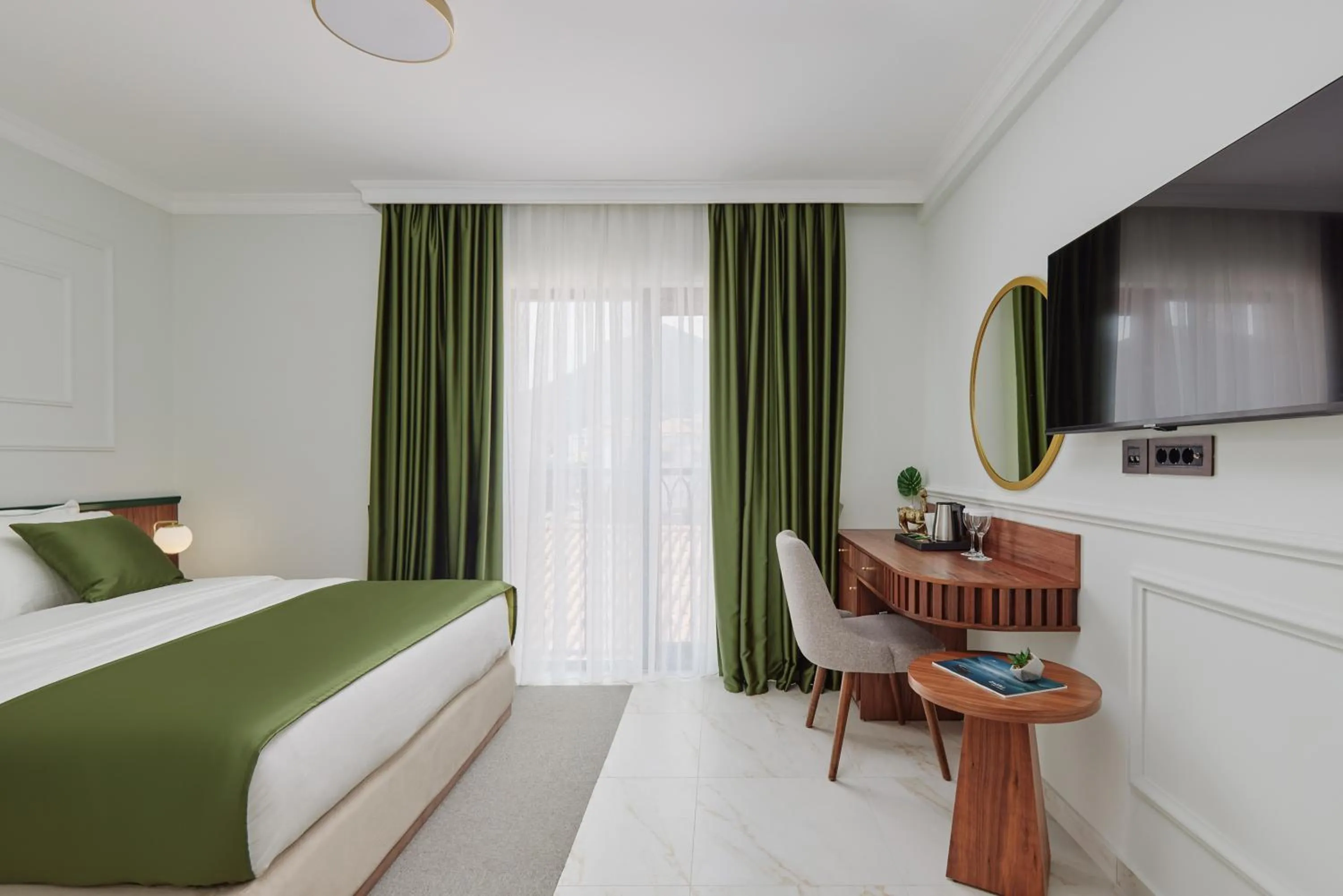 Economy Double Room in Hotel Diplomat by Aycon