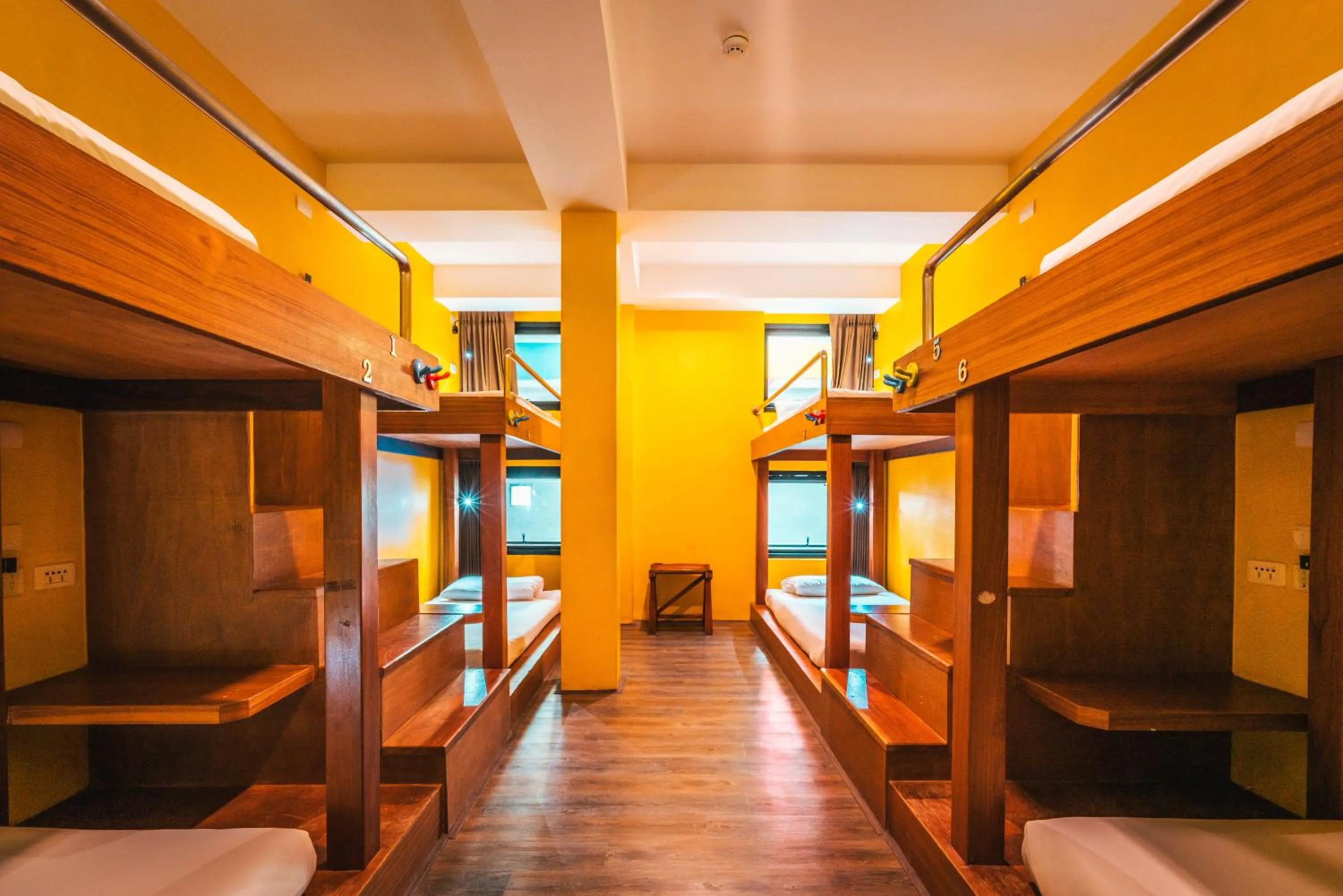 8-Bed Mixed Dormitory Room in Behind The Scene Hotel Club @ Samui