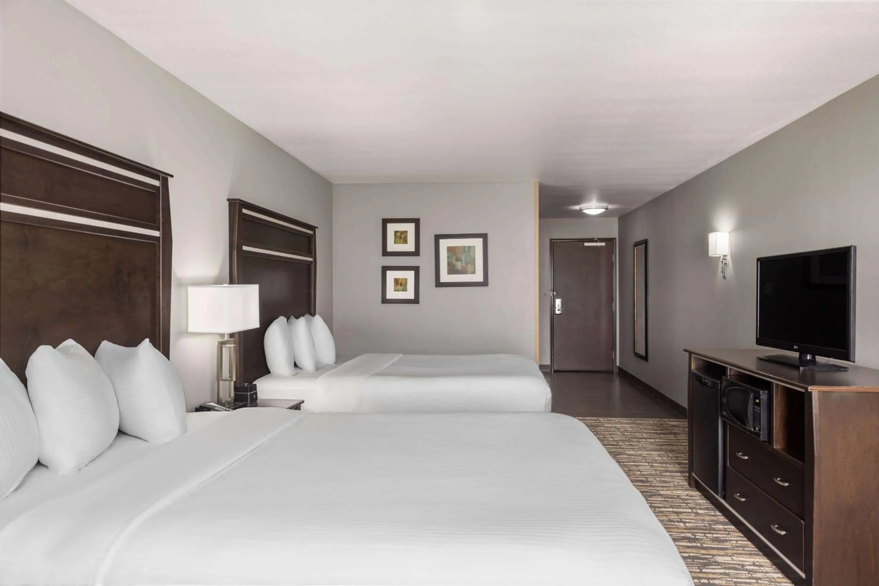 Queen Room with City View and Mobility/Hearing Impaired Access - Non-Smoking in La Quinta by Wyndham Sioux Falls