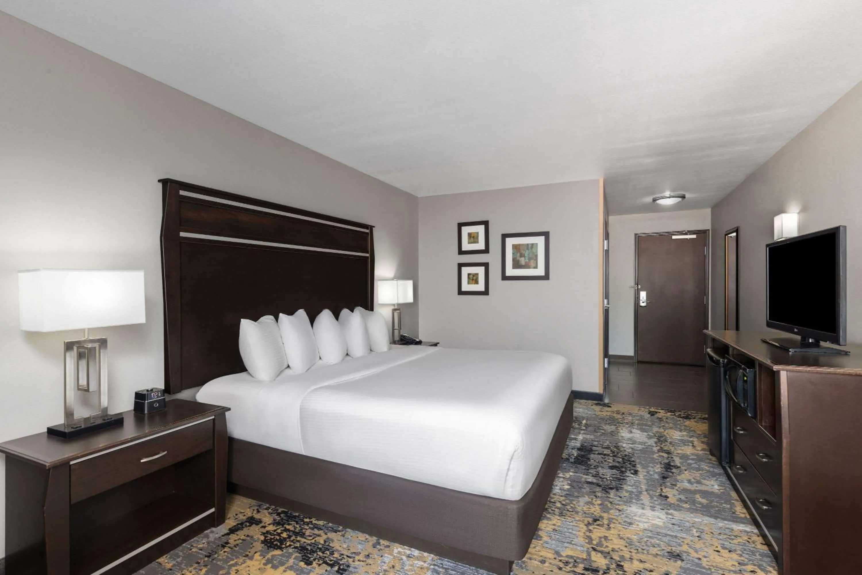 King Room with City View - Non-Smoking in La Quinta by Wyndham Sioux Falls