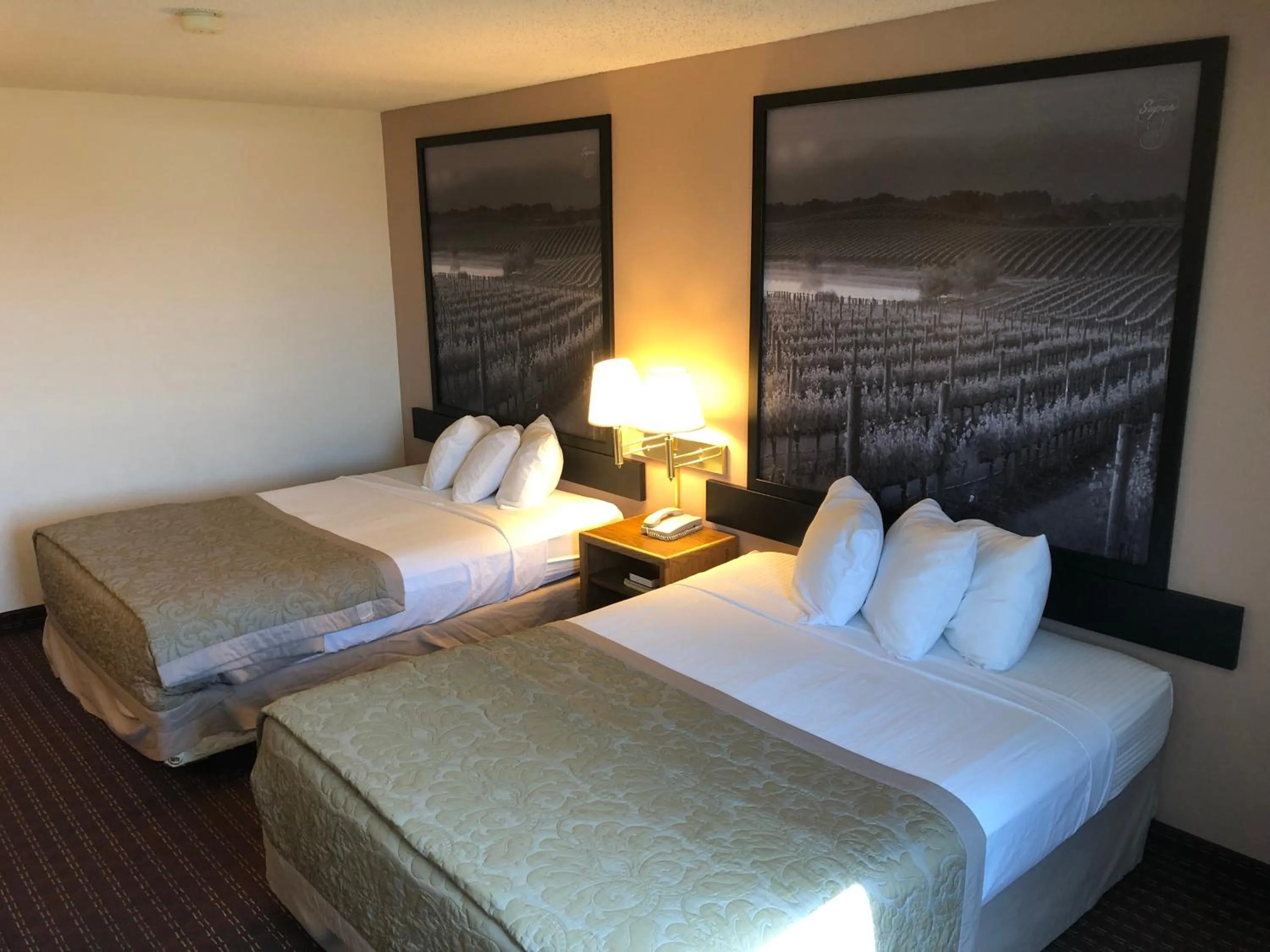 Queen Room with Two Queen Beds - Non-Smoking in Super 8 by Wyndham Pendleton